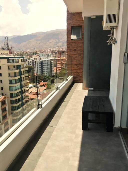 12C Avenida America y Gualberto Villaroel 2 dorm con Amplio Balcon