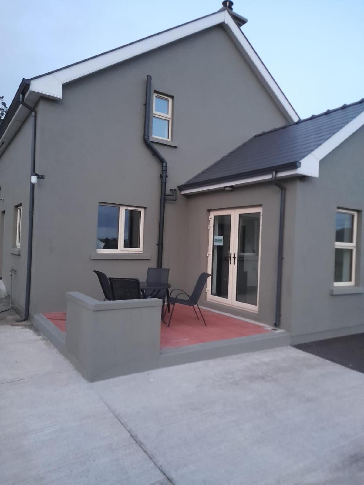 Dromore house F94W57E