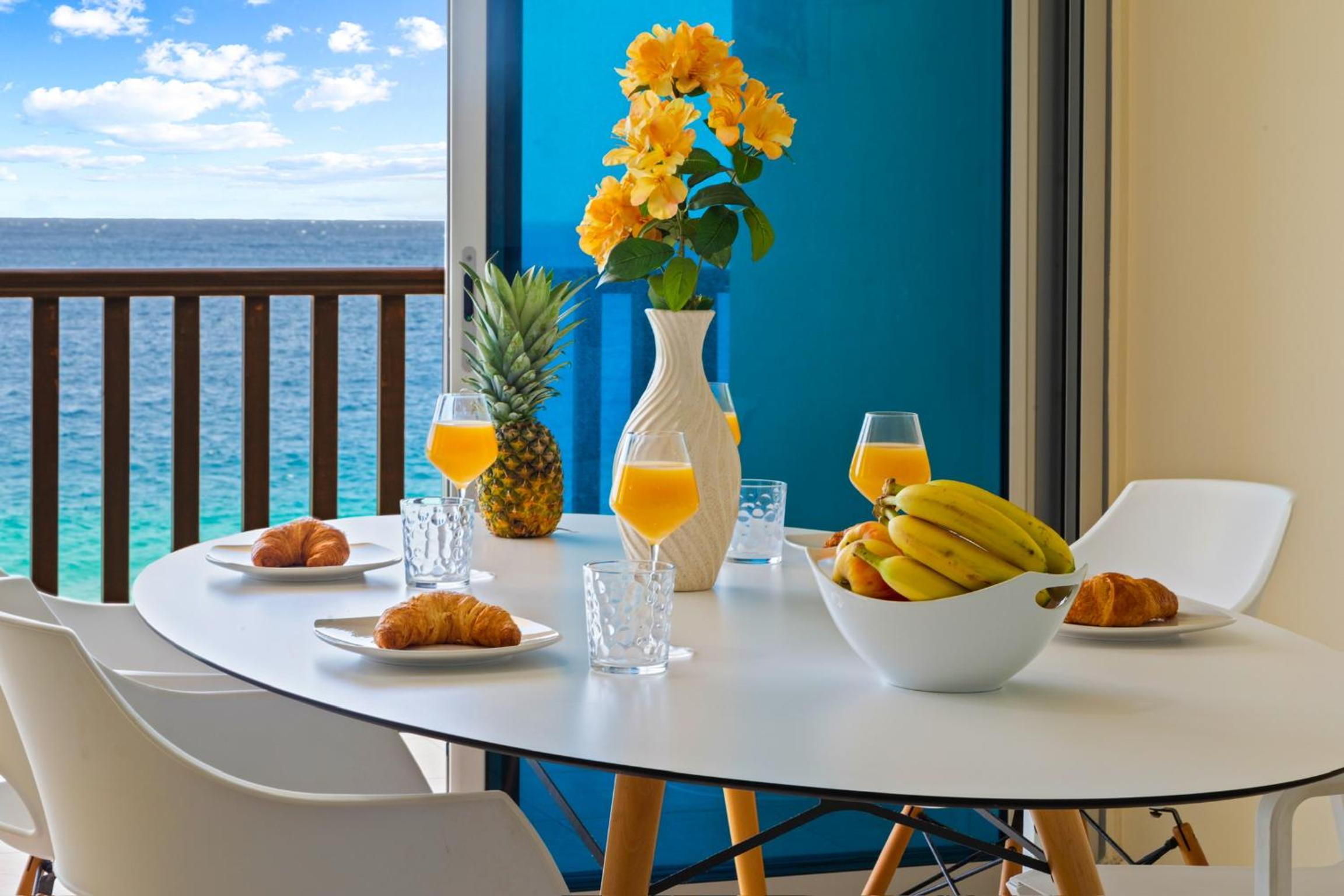 Heerlijk appartement met prachtig uitzicht op zee!