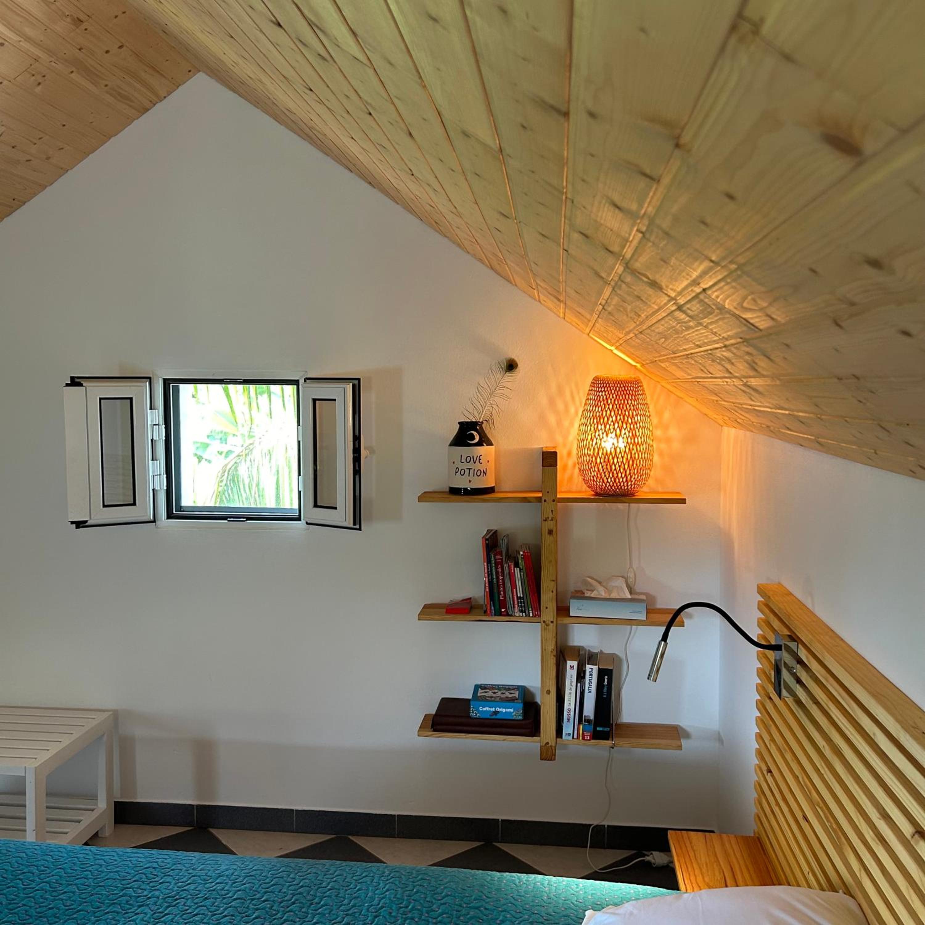 As Casinhas da Madeira - Cosy Stone Cottage in a subtropical garden view 3