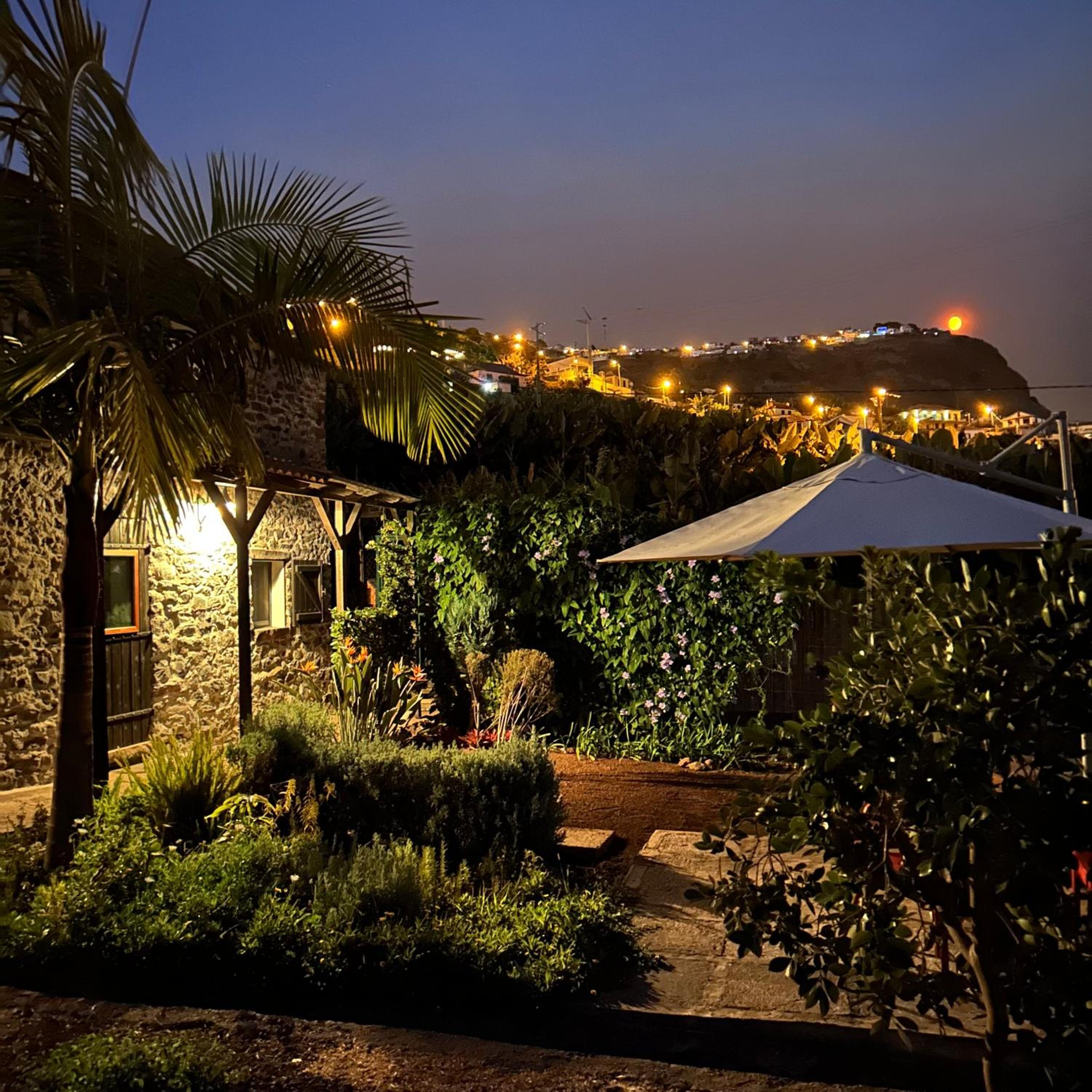 As Casinhas da Madeira - Cosy Stone Cottage in a subtropical garden view 5