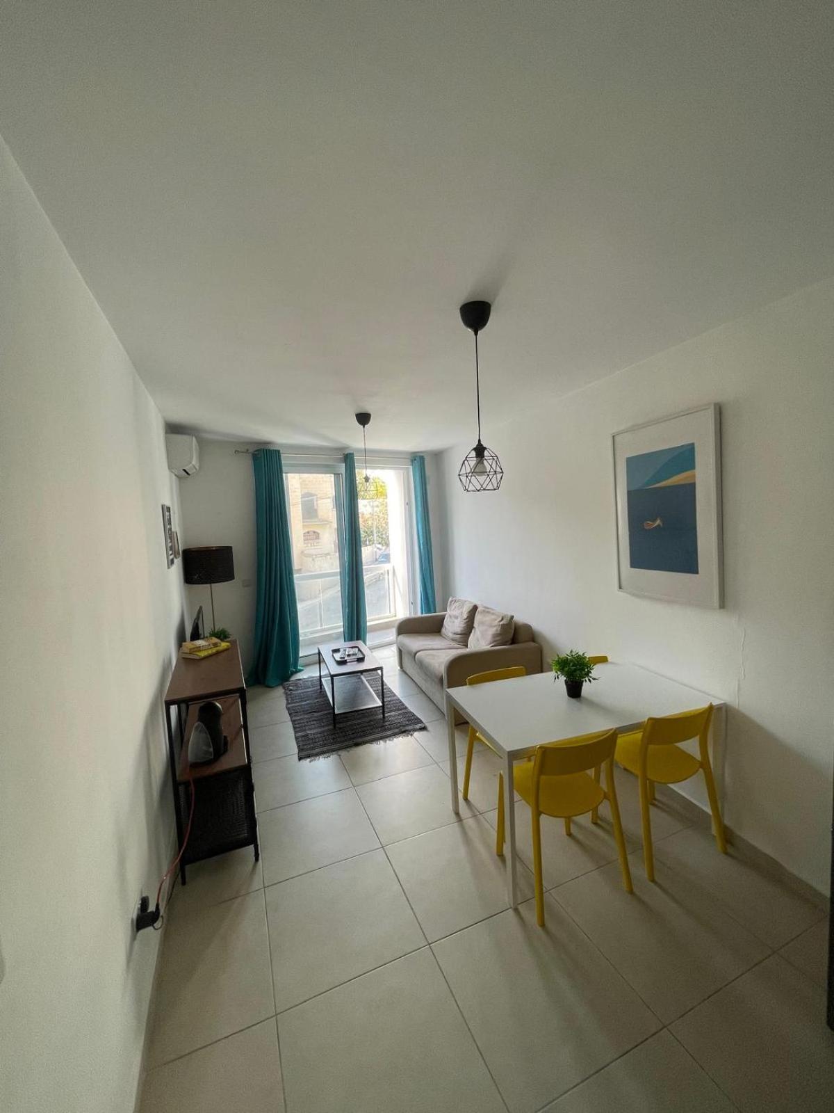 Modern Apartment in Central St Julians photo 4
