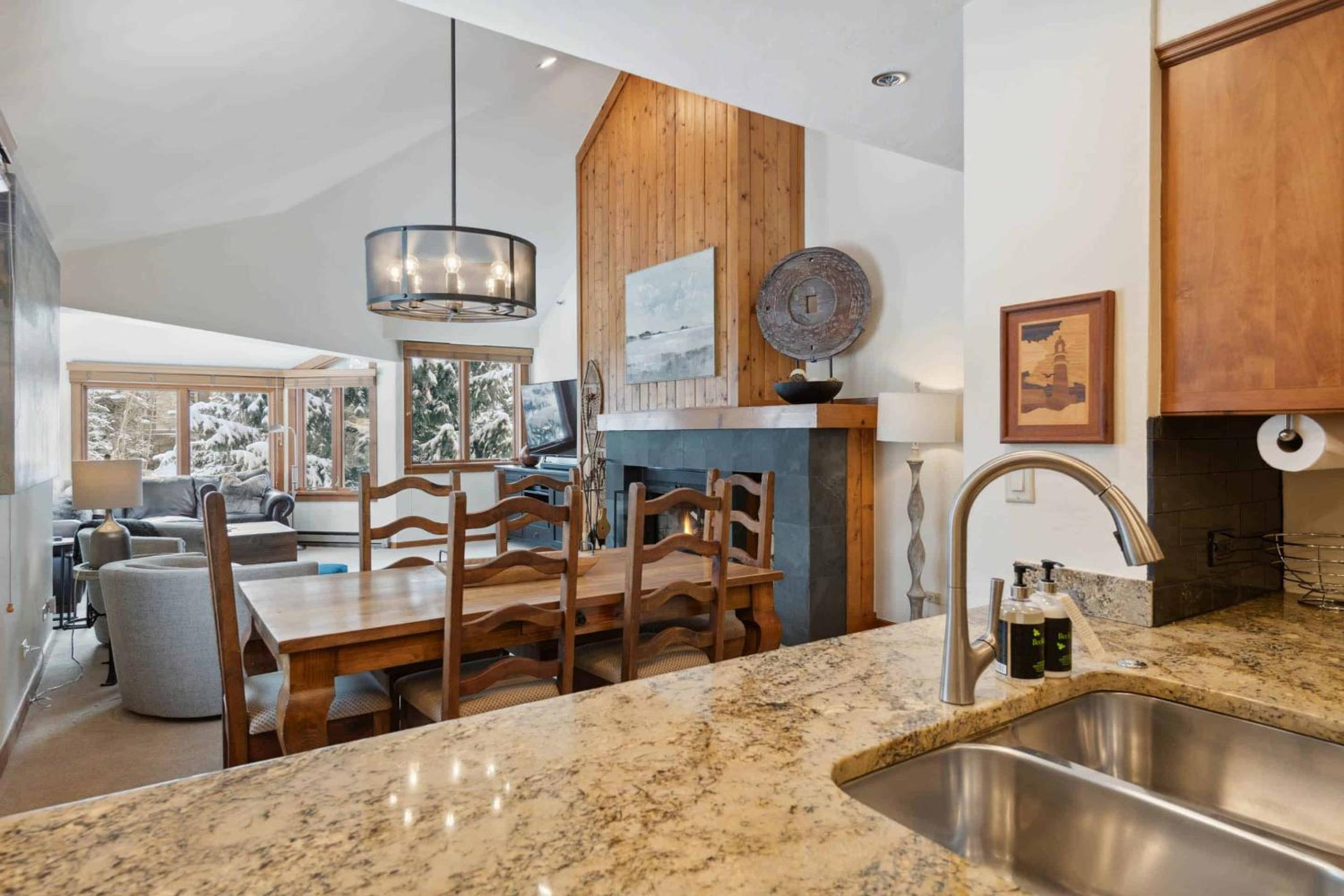 Kiva 435 by East West Hospitality view 3