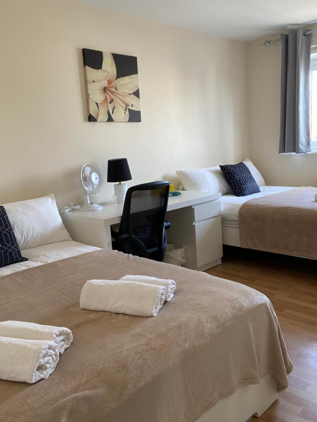 Comfy Entire Flat with City View Balcony in Regents Park, Camden, Central London