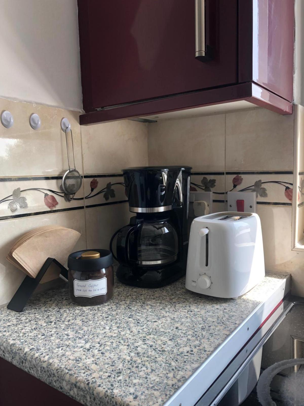 Comfy Entire Flat with City View Balcony in Regents Park, Camden, Central London