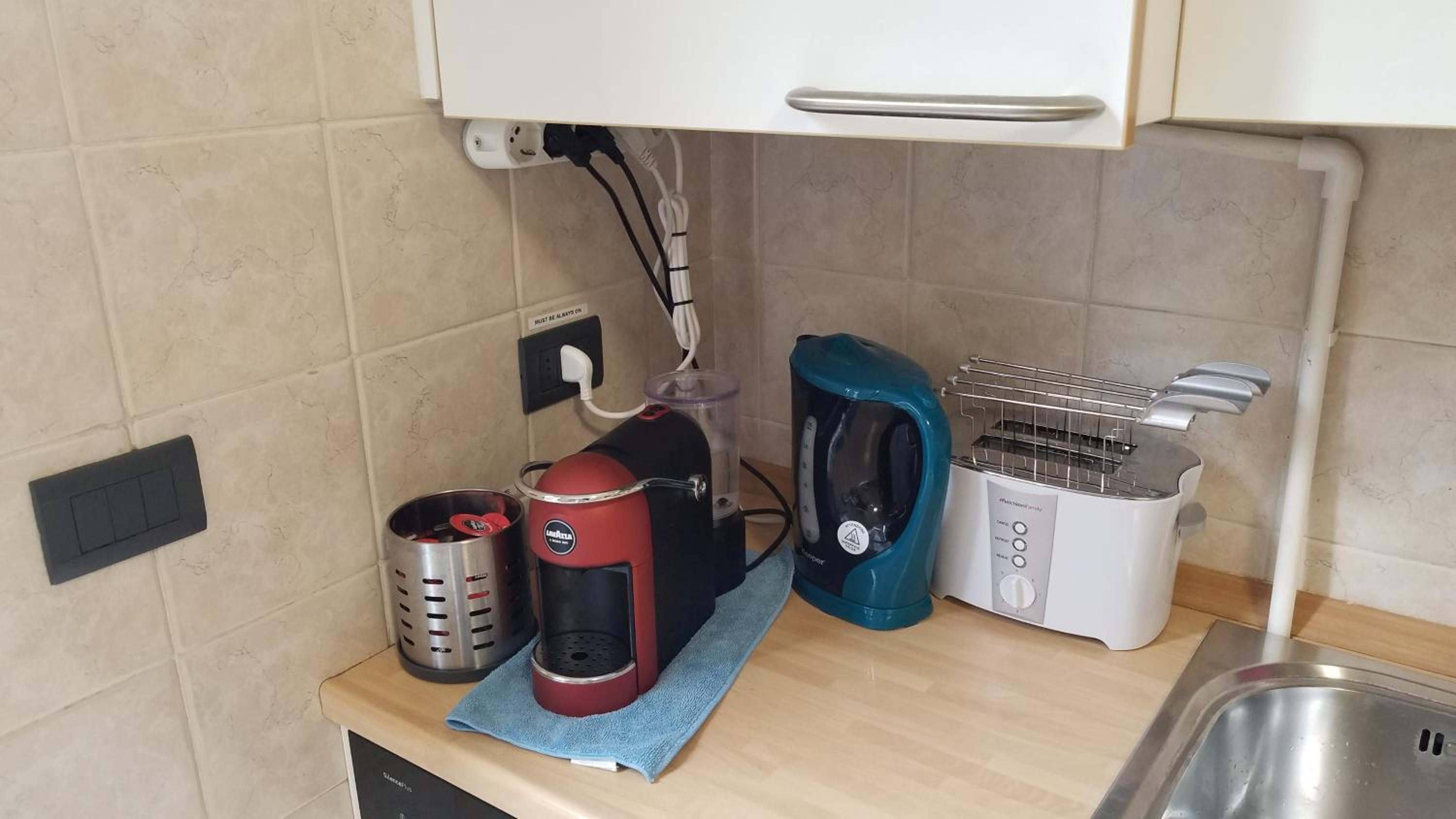 Central Luxury Apt w Garage Happy Home Bergamo 1 photo 3