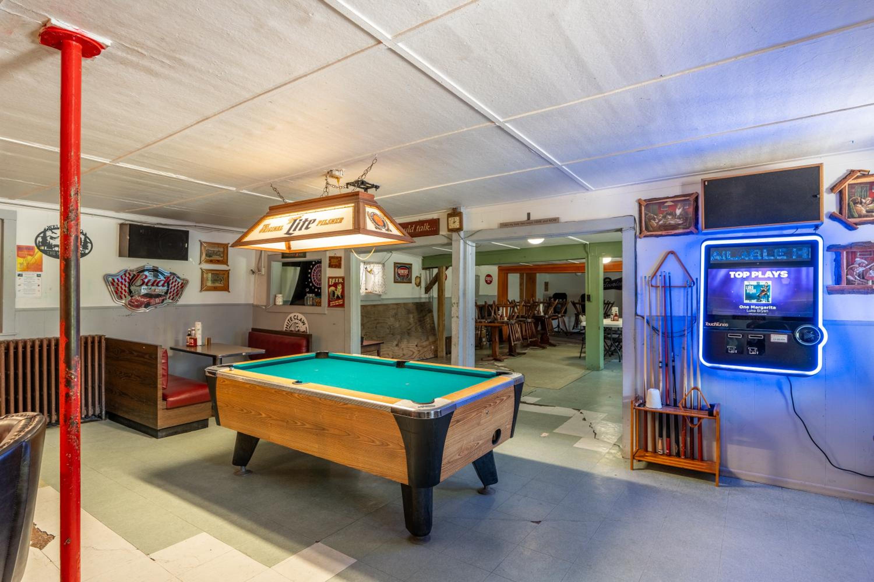 Riverside Hotel