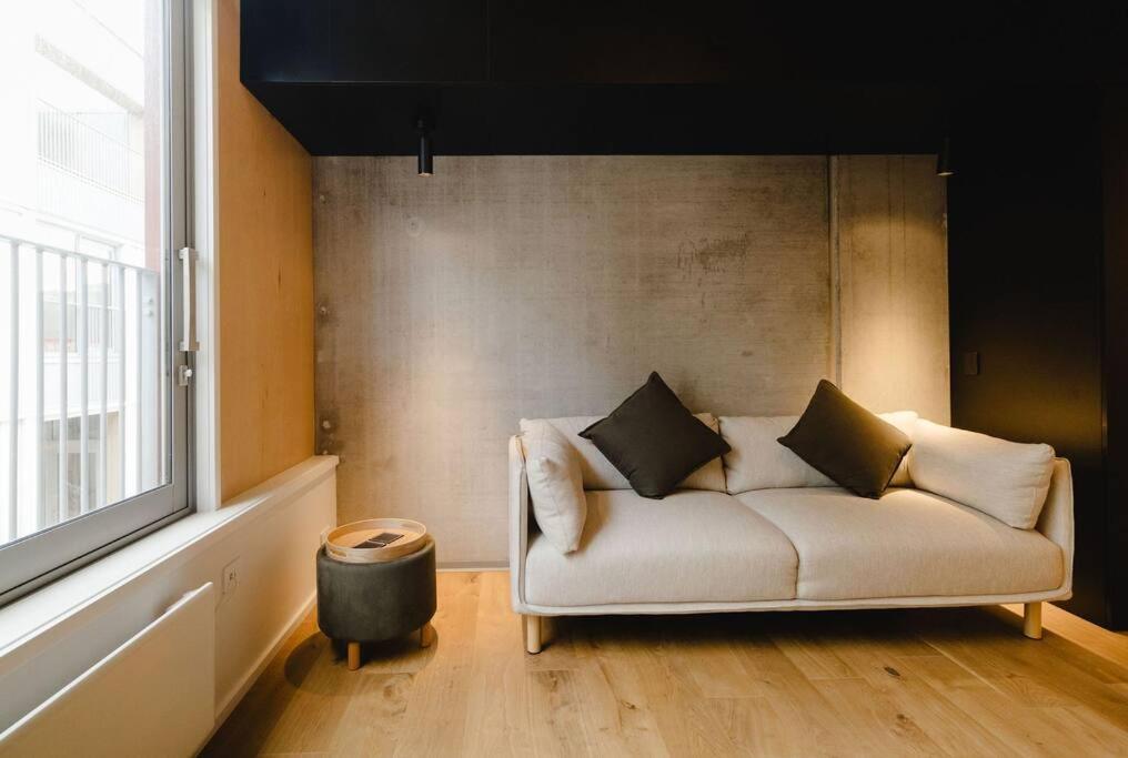 New NYC Style Apt in CBD w Parking Option view 4