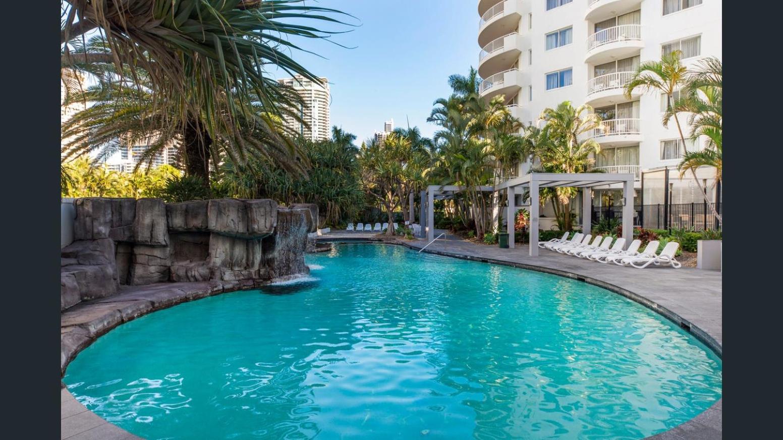 Surfers Paradise - Huge Family Apartment