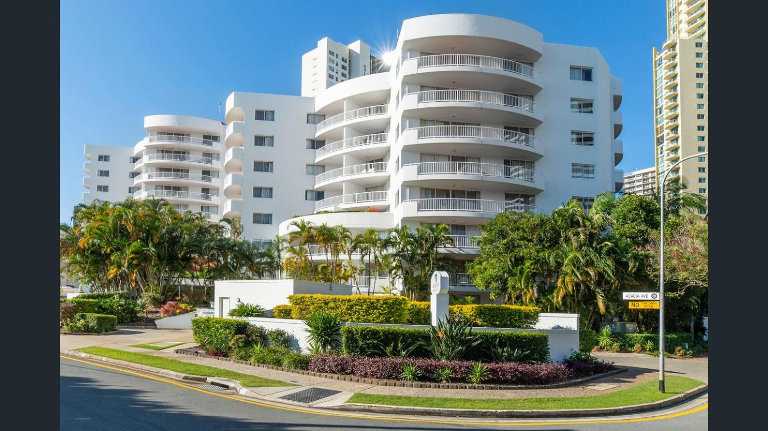 Surfers Paradise - Huge Family Apartment