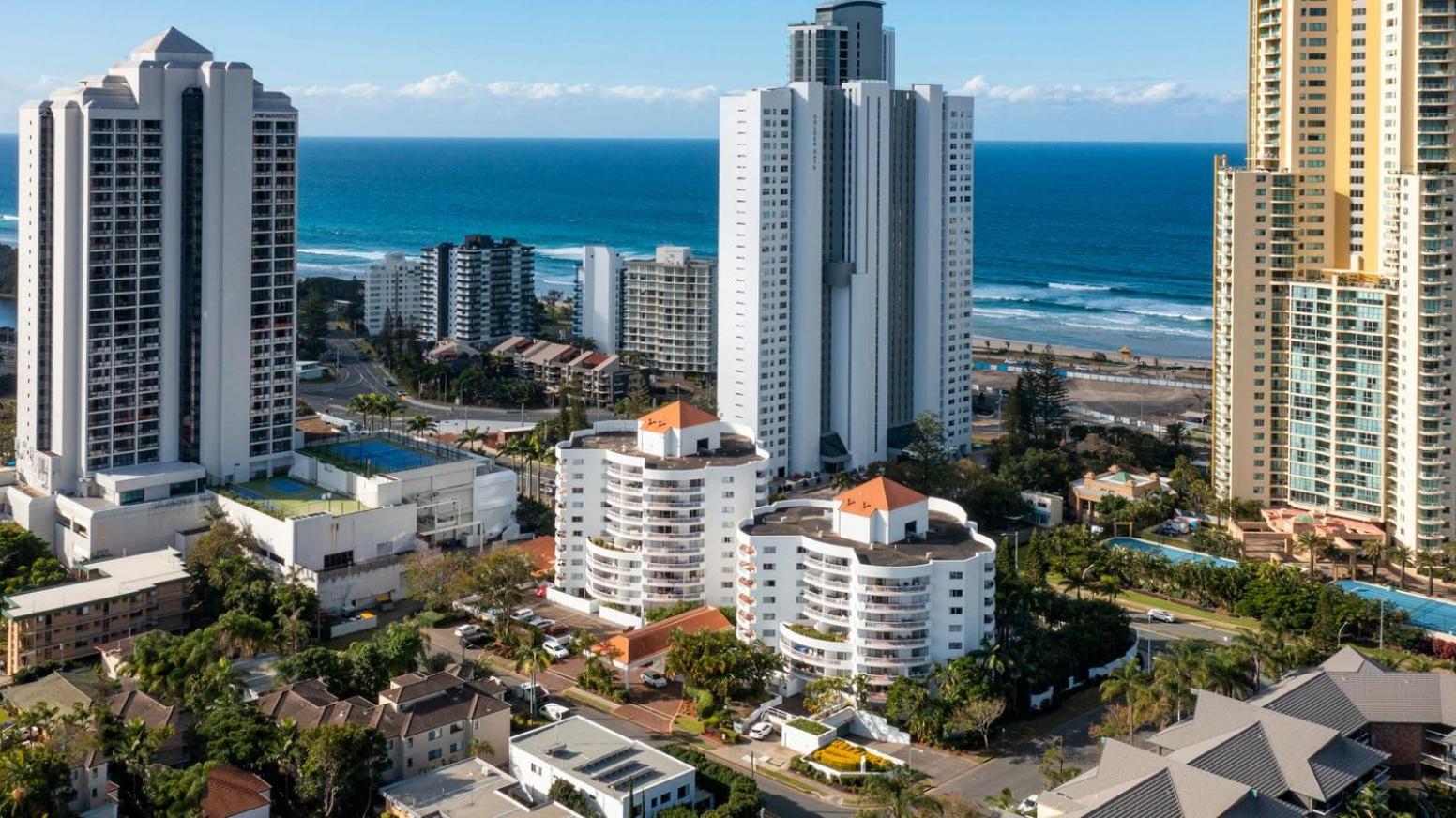Surfers Paradise - Huge Family Apartment