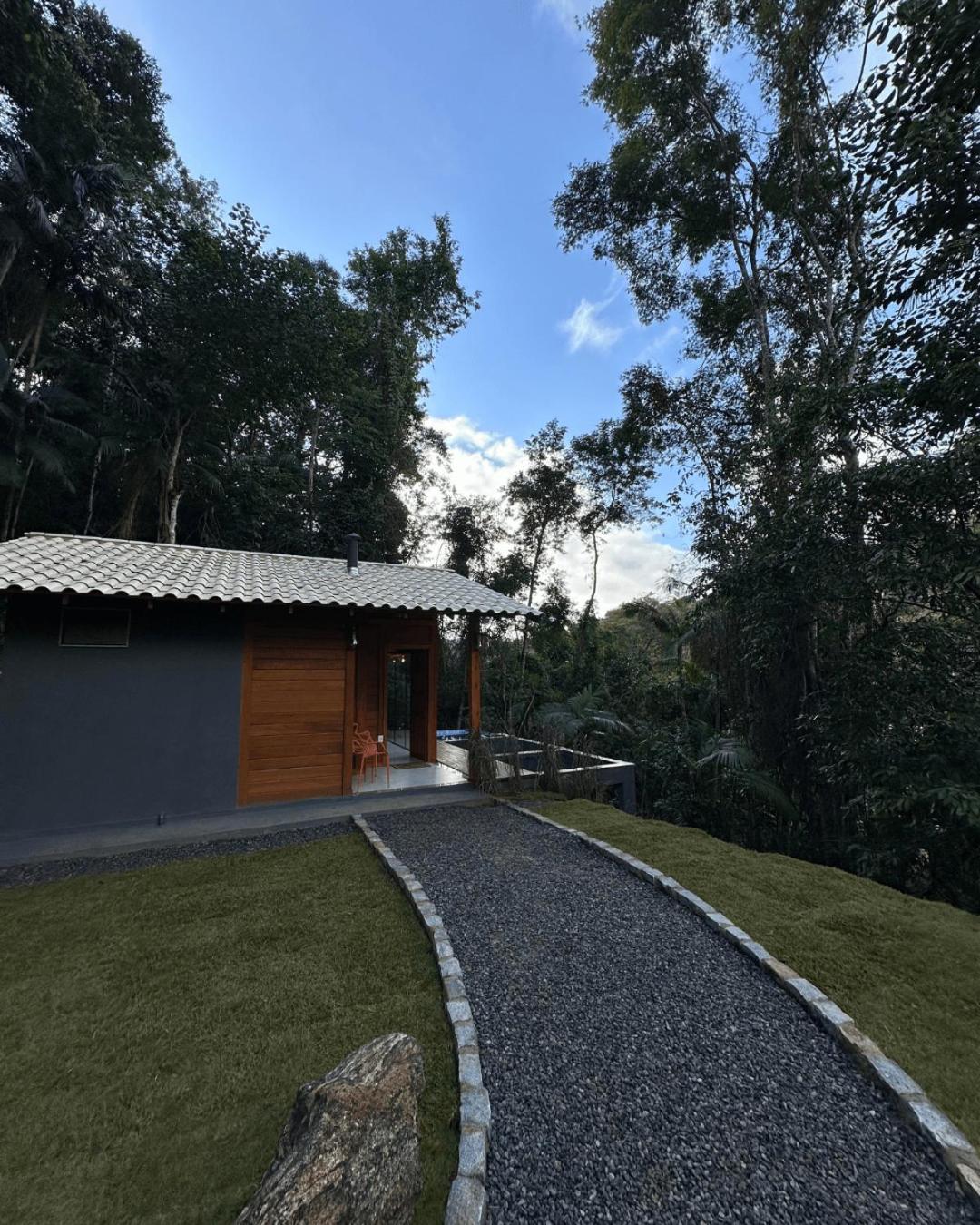 Sítio Balango: Seu refúgio em Domingos Martins. Chalés somente para casais;