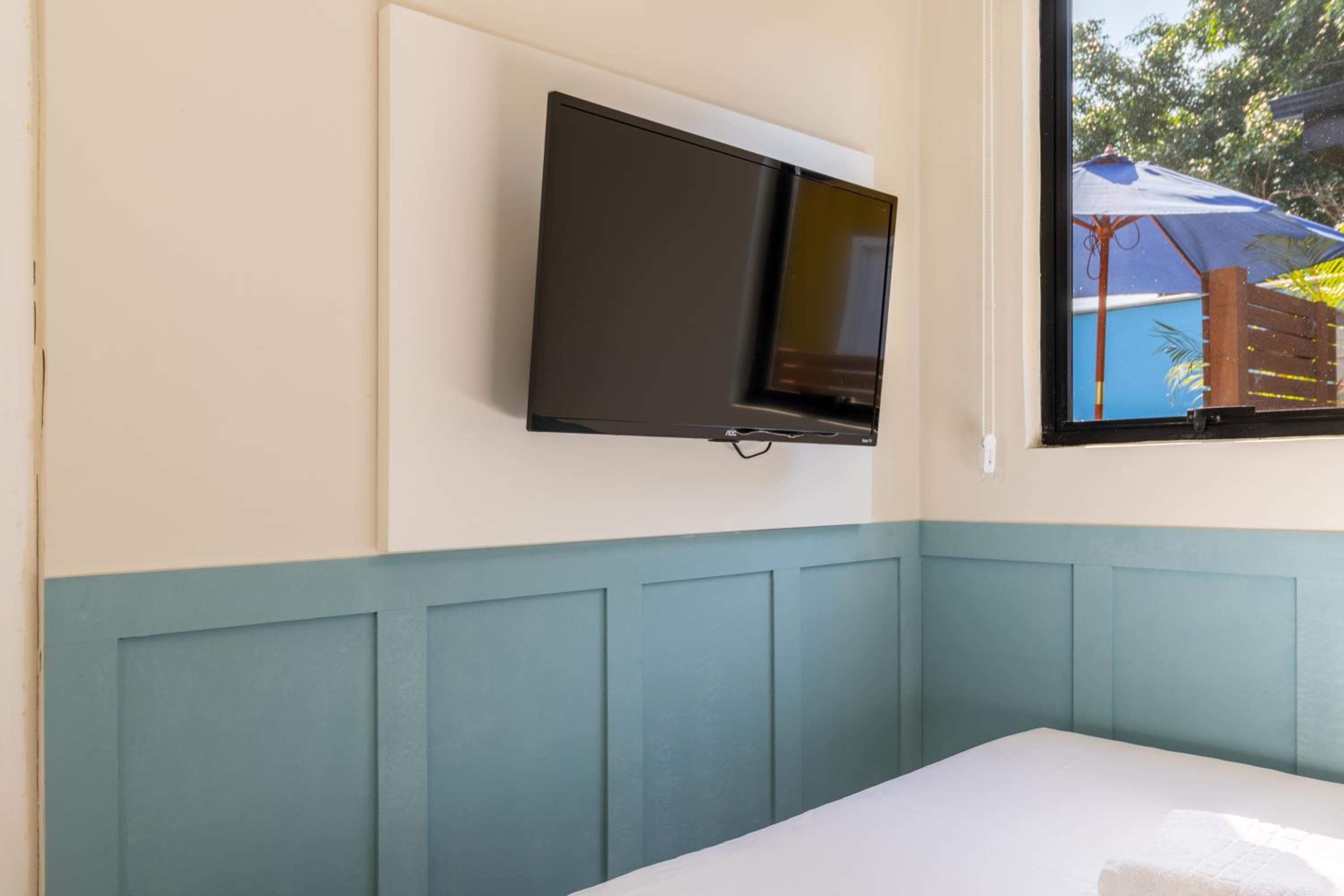 Estacionamento-1000Mbps-AC-Smart TV-Piscina