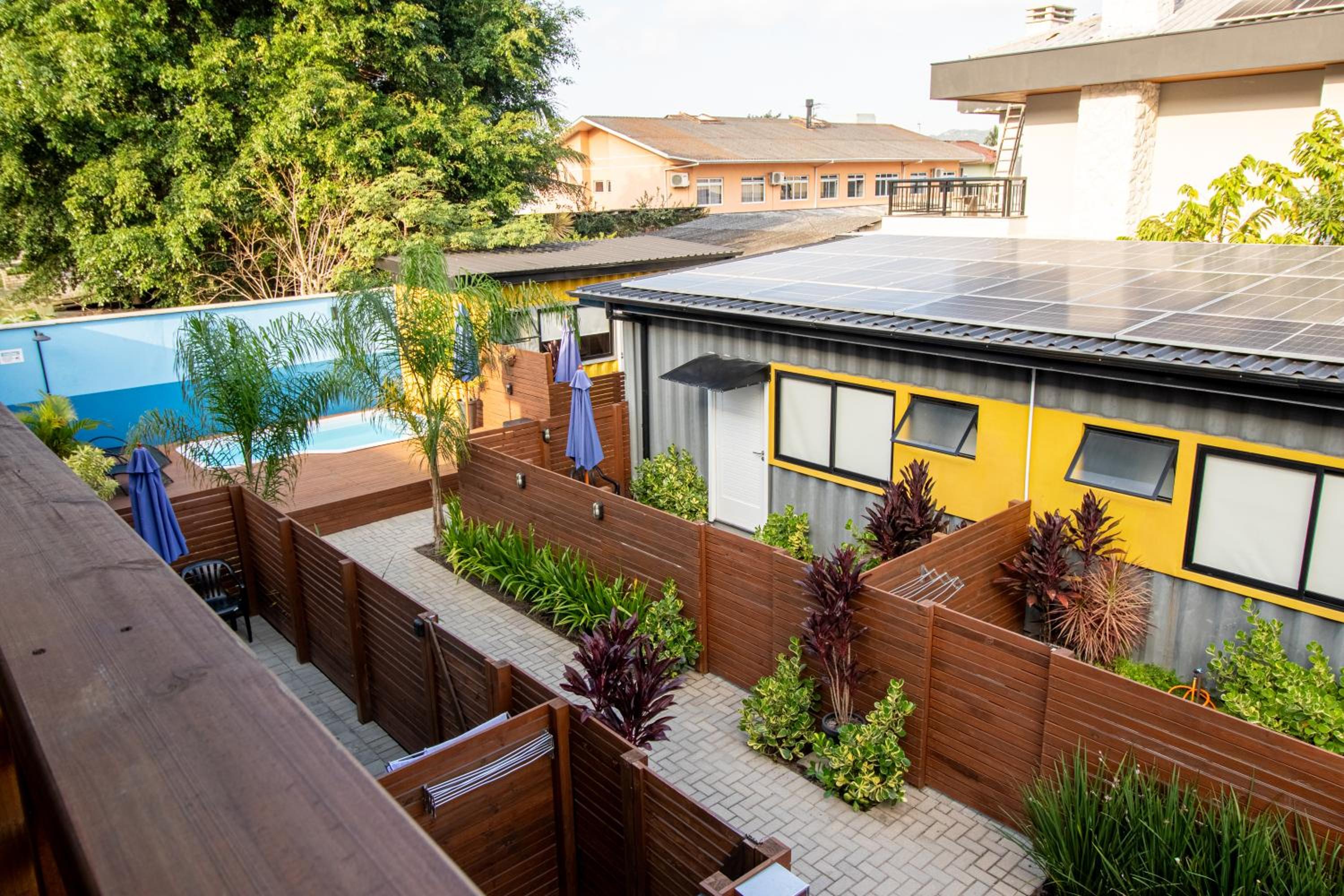 Estacionamento-1000Mbps-AC-Smart TV-Piscina