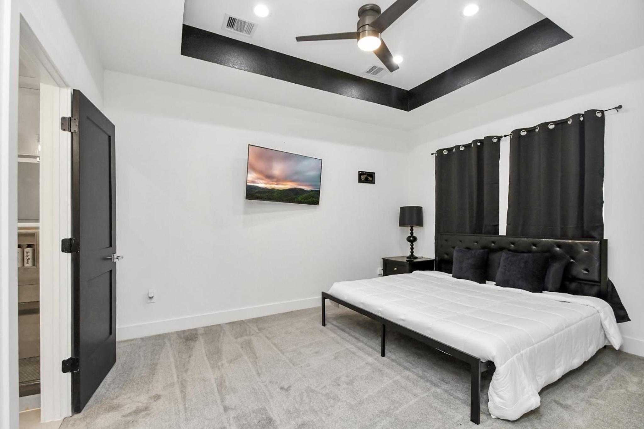 Cozy 3 Bedroom Townhouse in the Heart of Houston