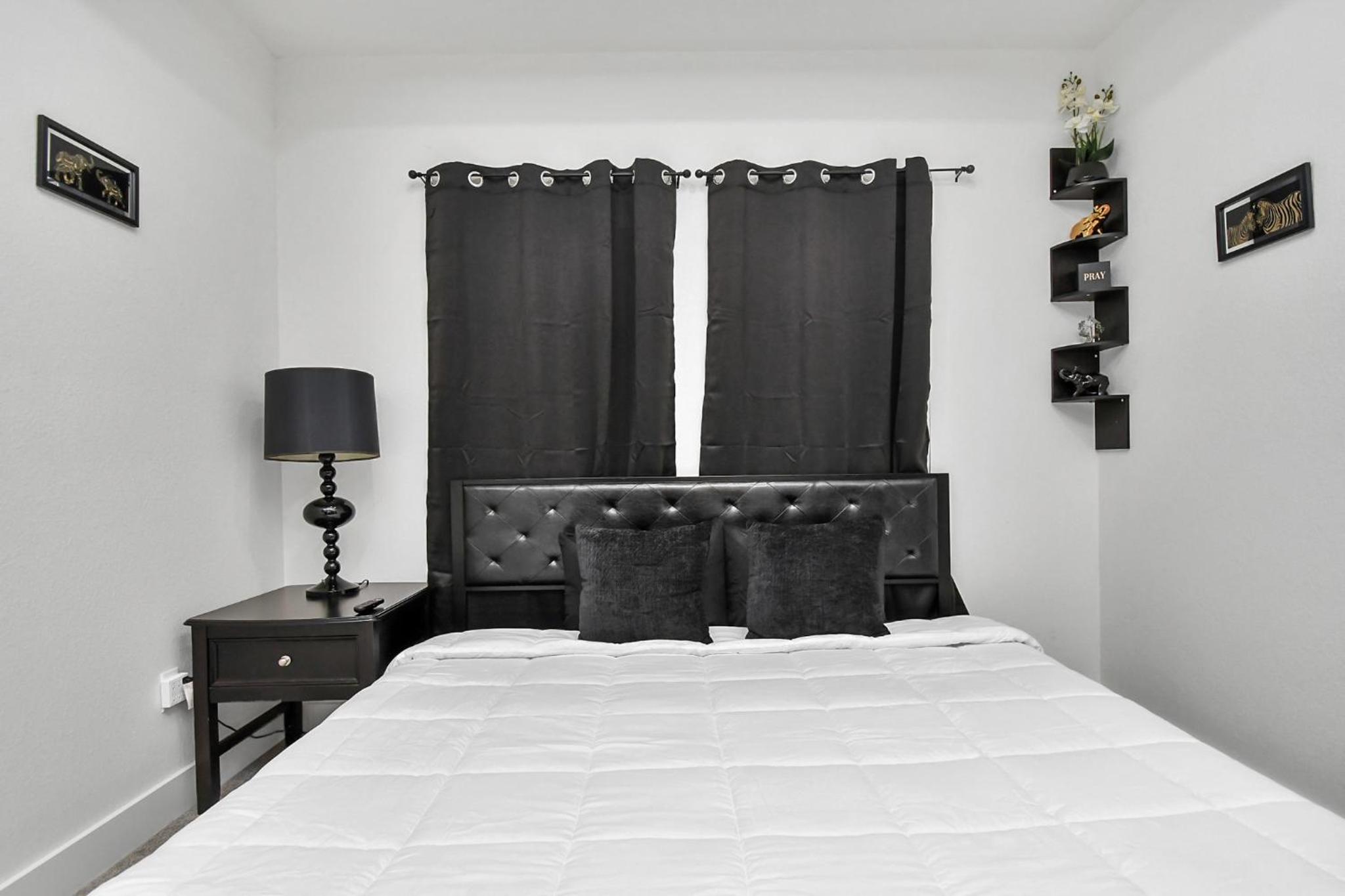 Cozy 3 Bedroom Townhouse in the Heart of Houston
