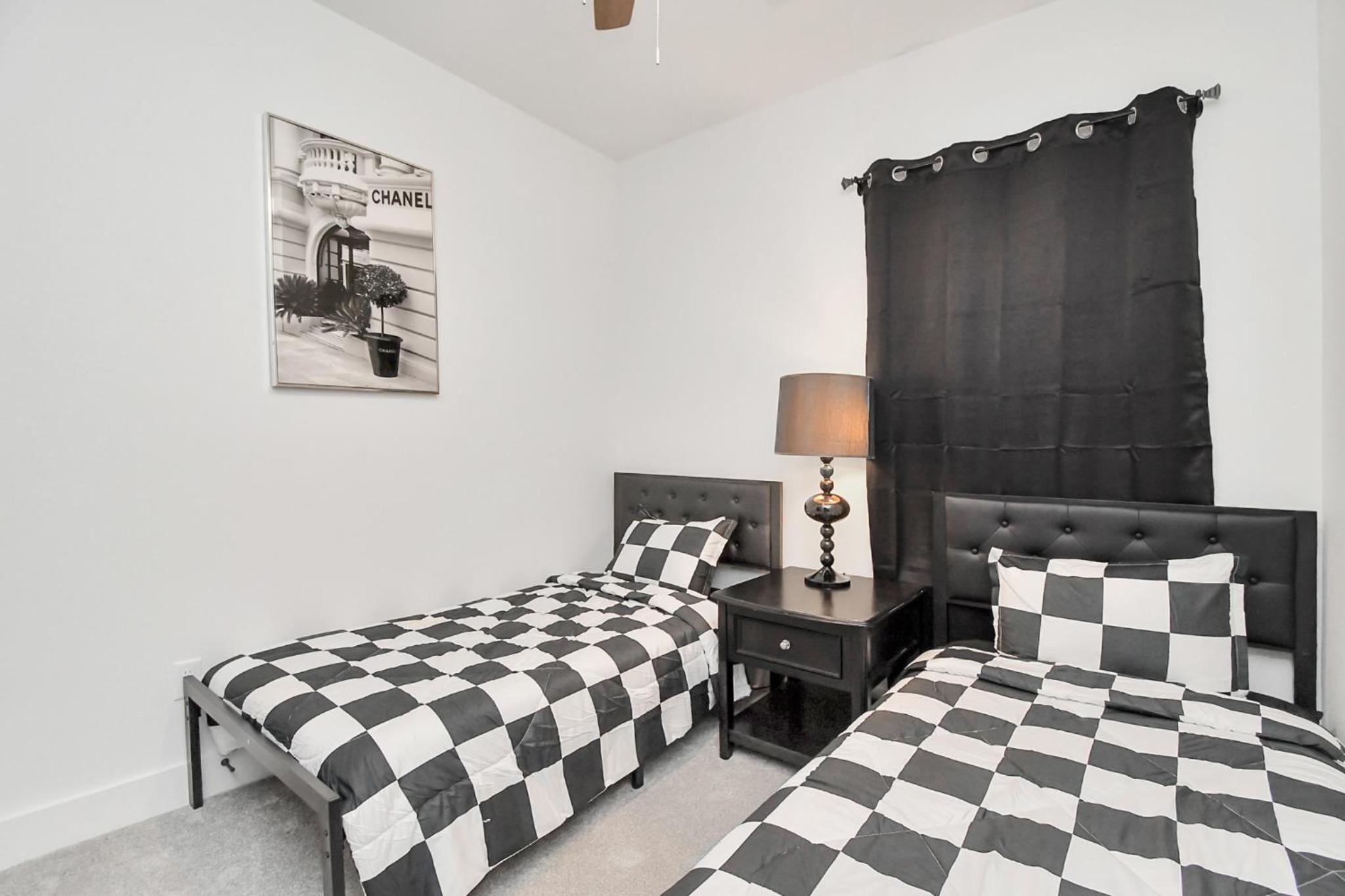 Cozy 3 Bedroom Townhouse in the Heart of Houston