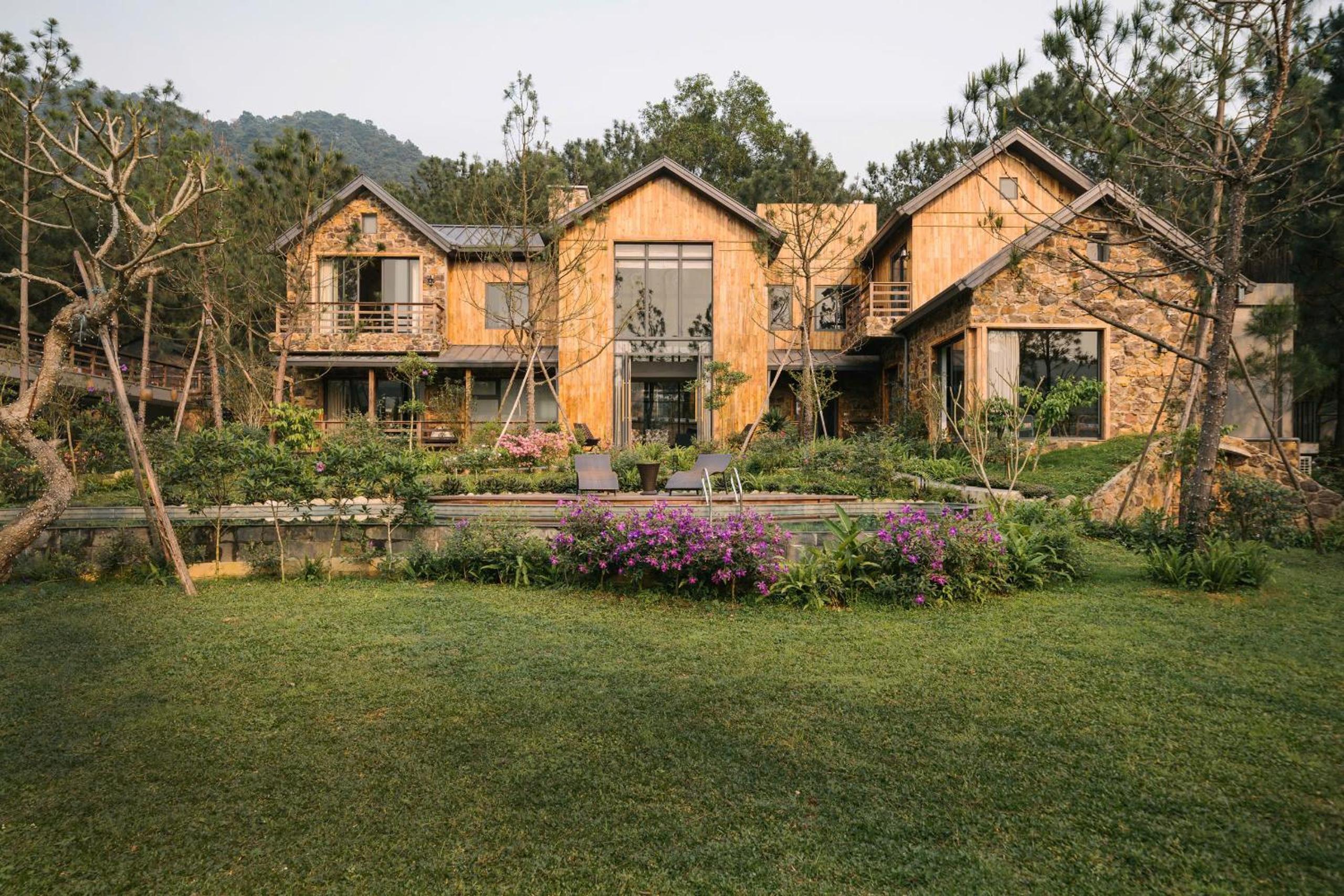 OMELY villa Sóc Sơn - Venuestay