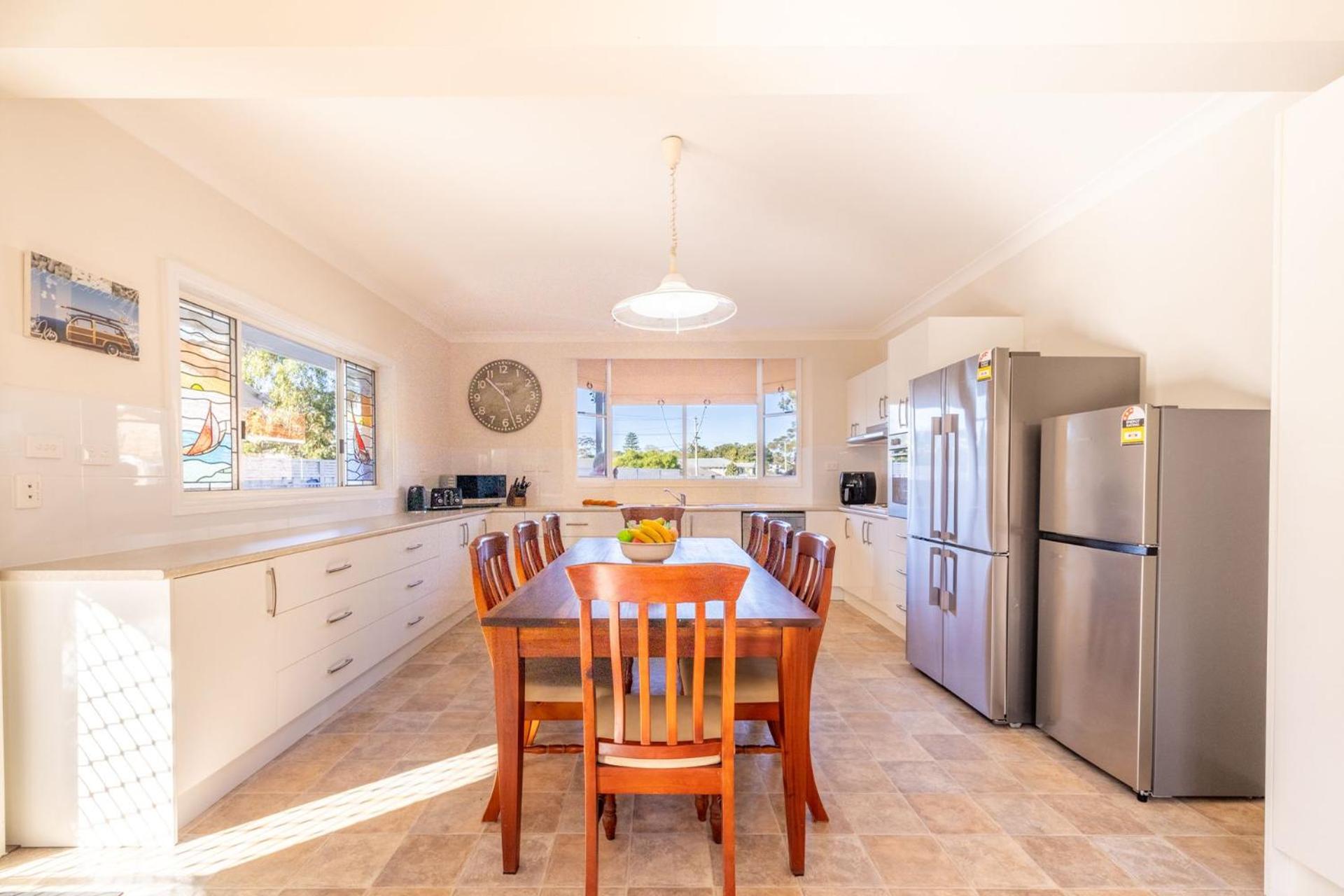 Pet friendly 24 Irawari Crescent - pool, air con, boat parking