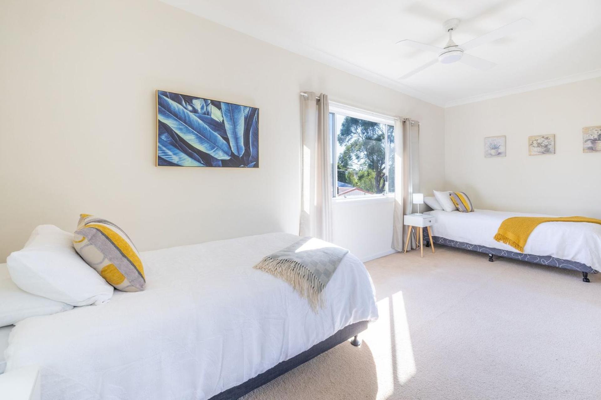 Pet friendly 24 Irawari Crescent - pool, air con, boat parking