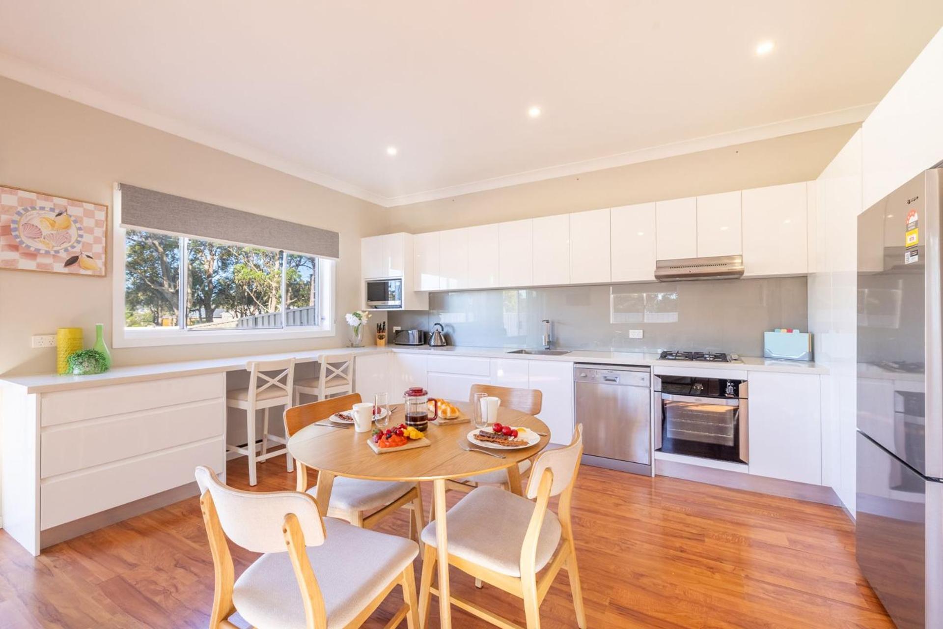 Pet friendly 24 Irawari Crescent - pool, air con, boat parking