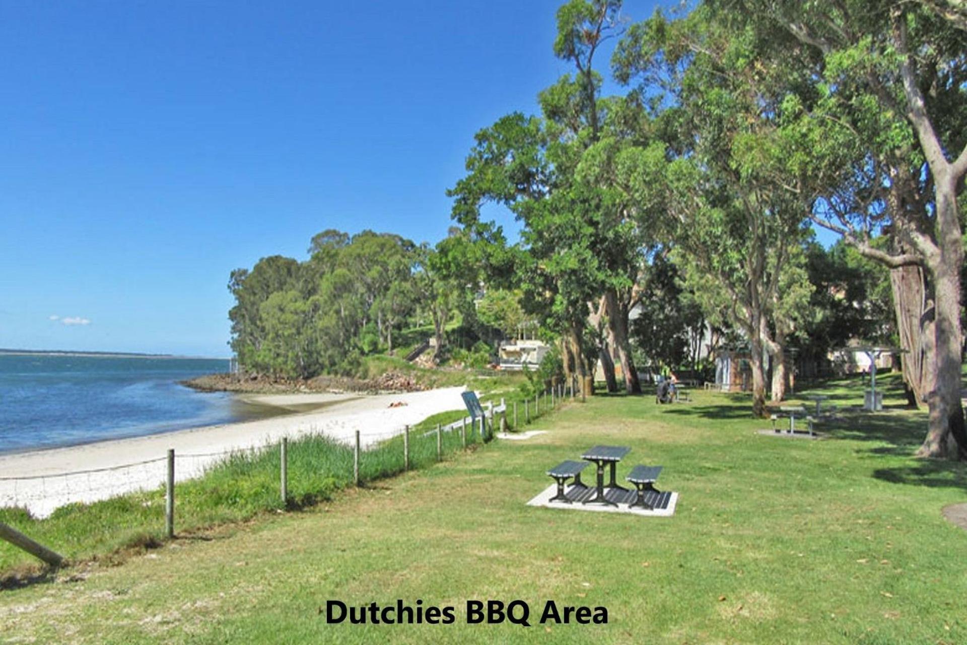 Pet friendly 24 Irawari Crescent - pool, air con, boat parking