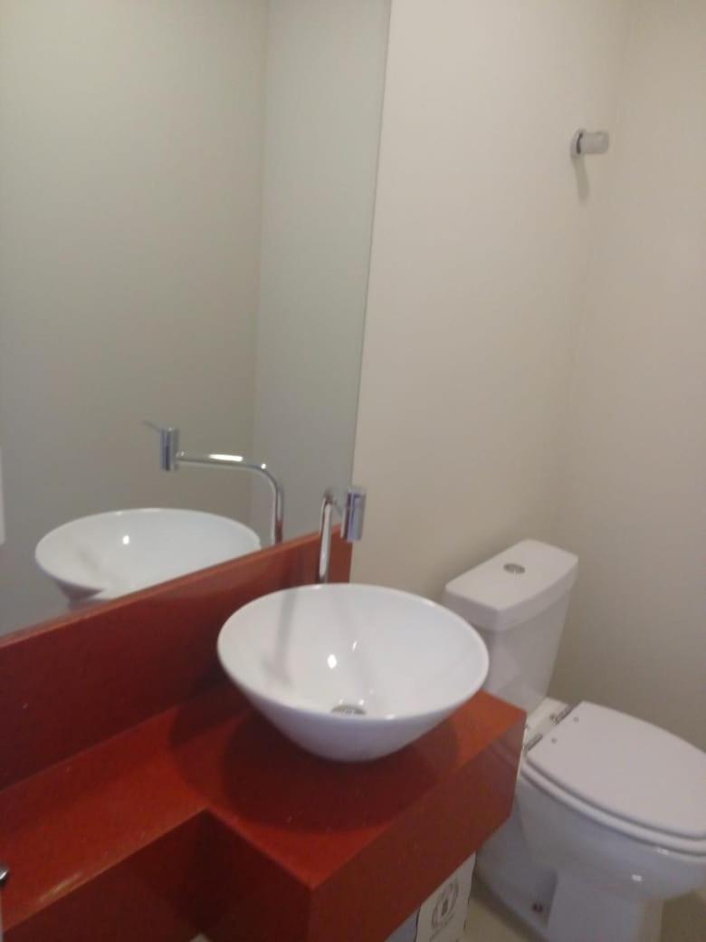 Apartamento em meia praia aconchegante