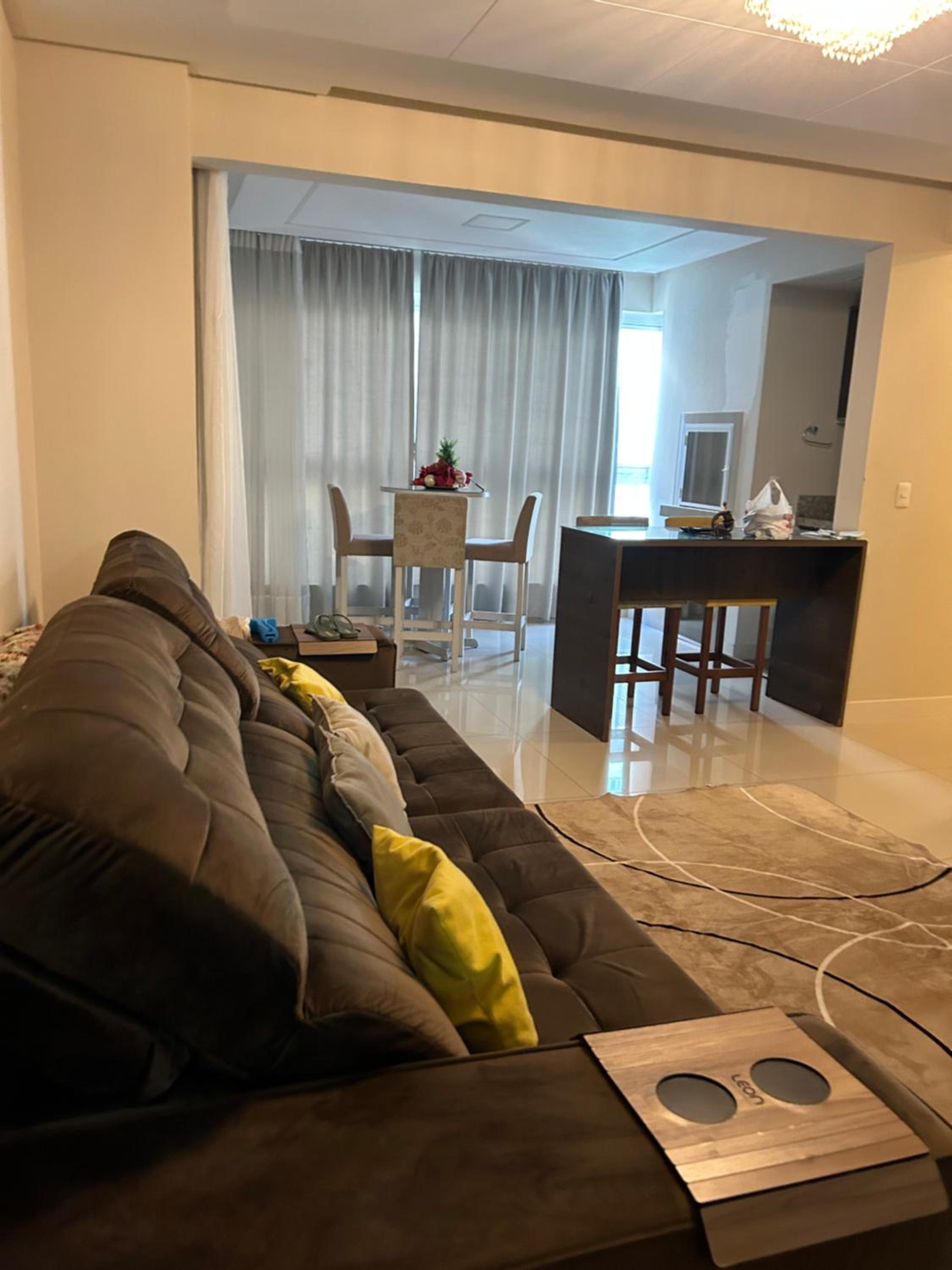 Apartamento em meia praia aconchegante