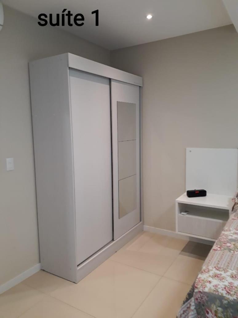 Apartamento em meia praia aconchegante