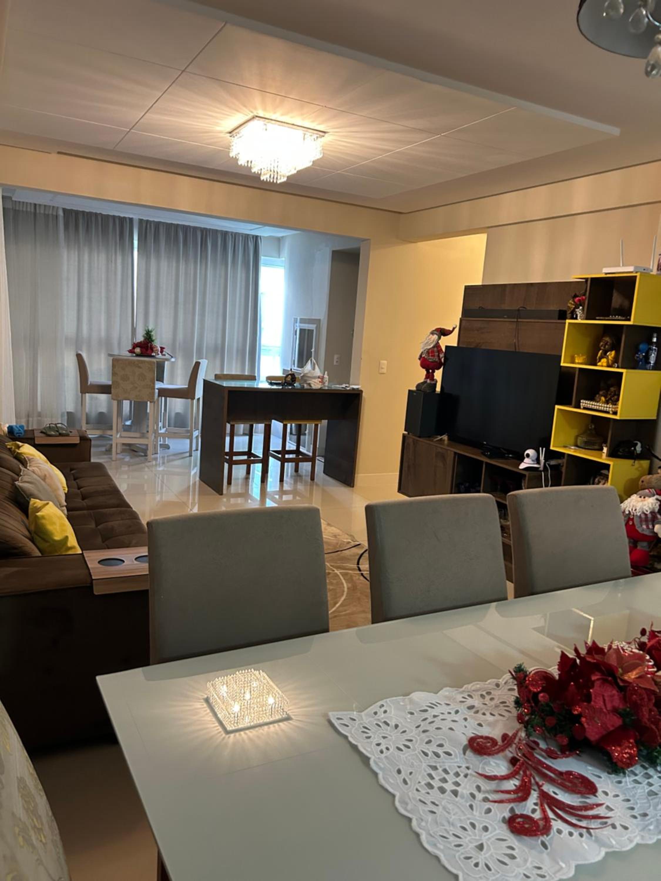 Apartamento em meia praia aconchegante