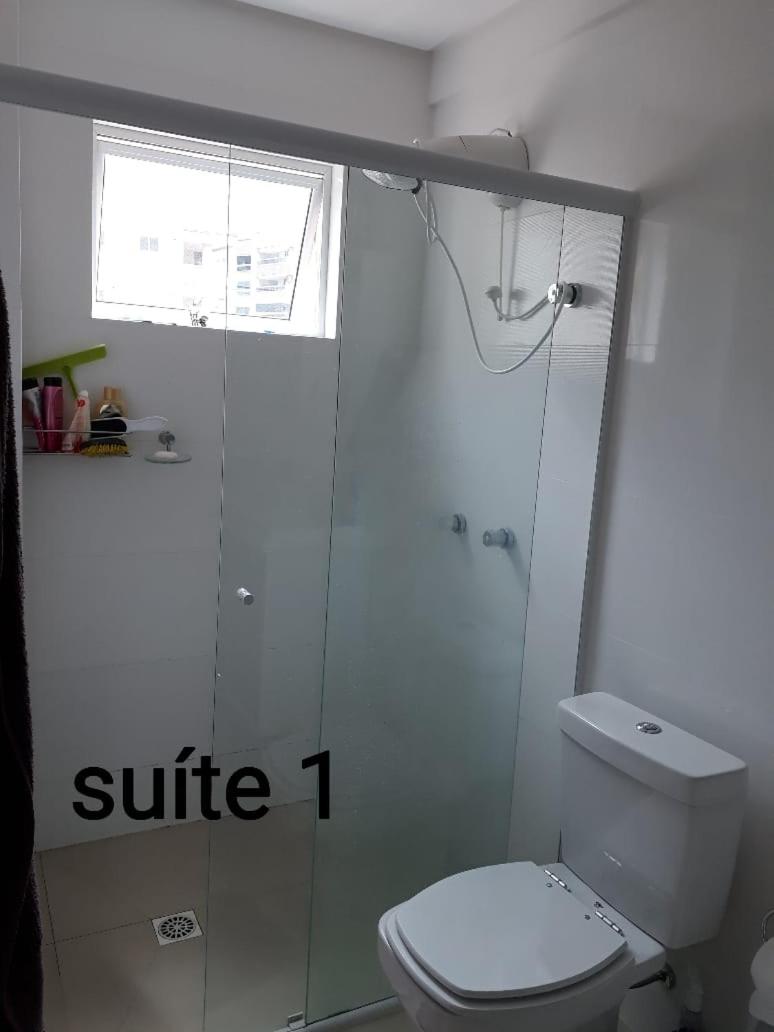 Apartamento em meia praia aconchegante