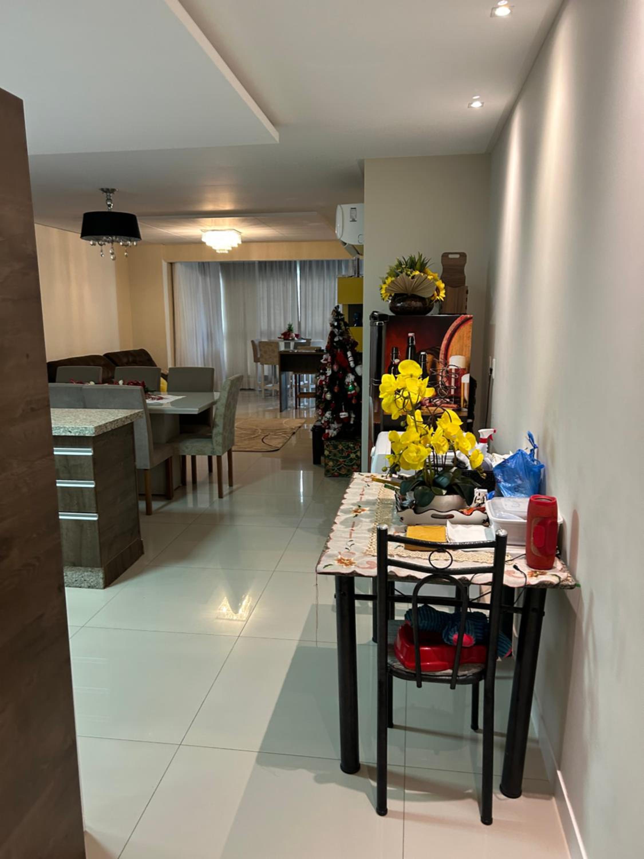 Apartamento em meia praia aconchegante