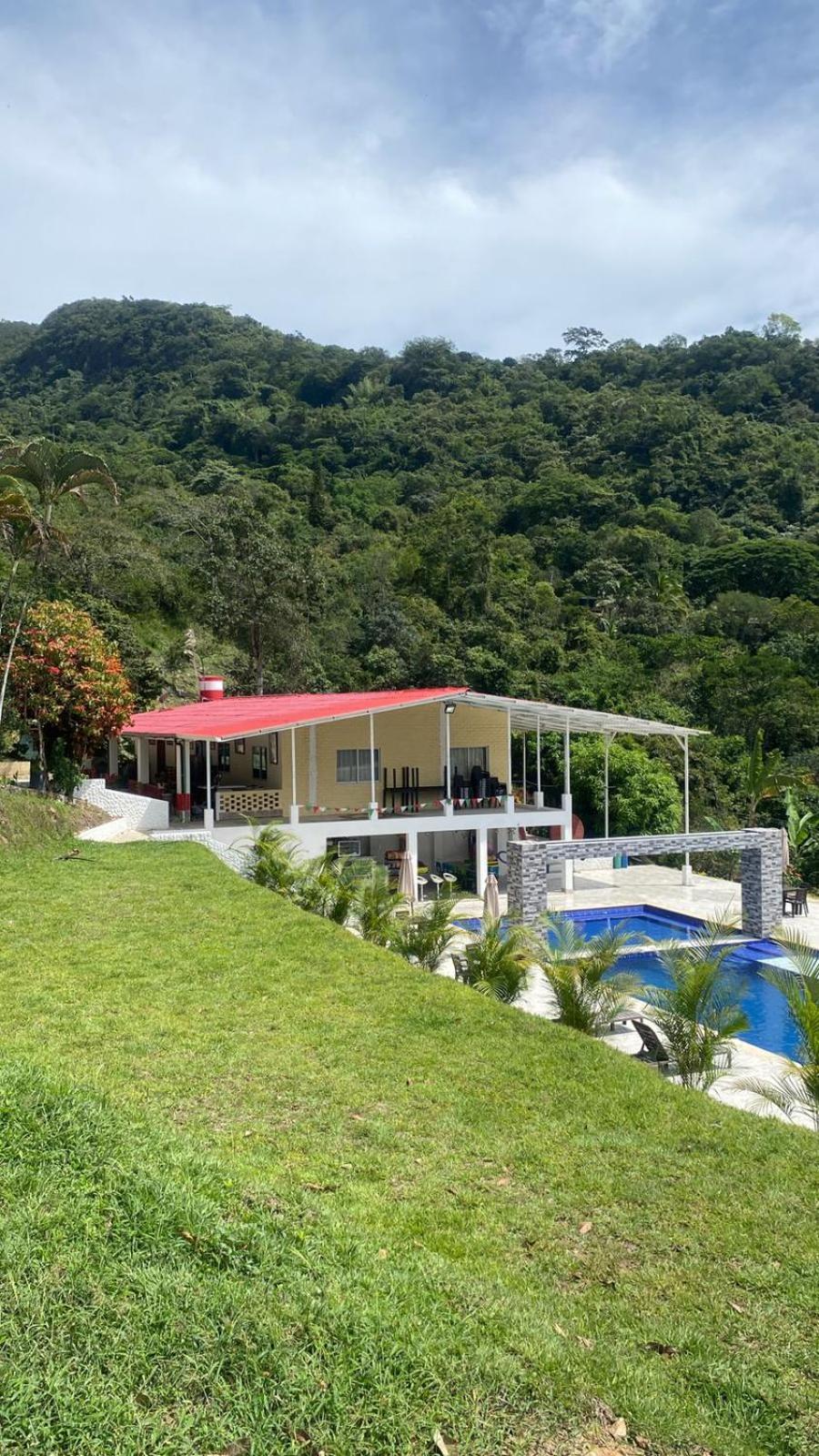 Finca Villa Carmen, Vía Magdalena