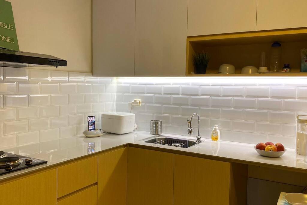 Jakarta 2BR with special offer view 3