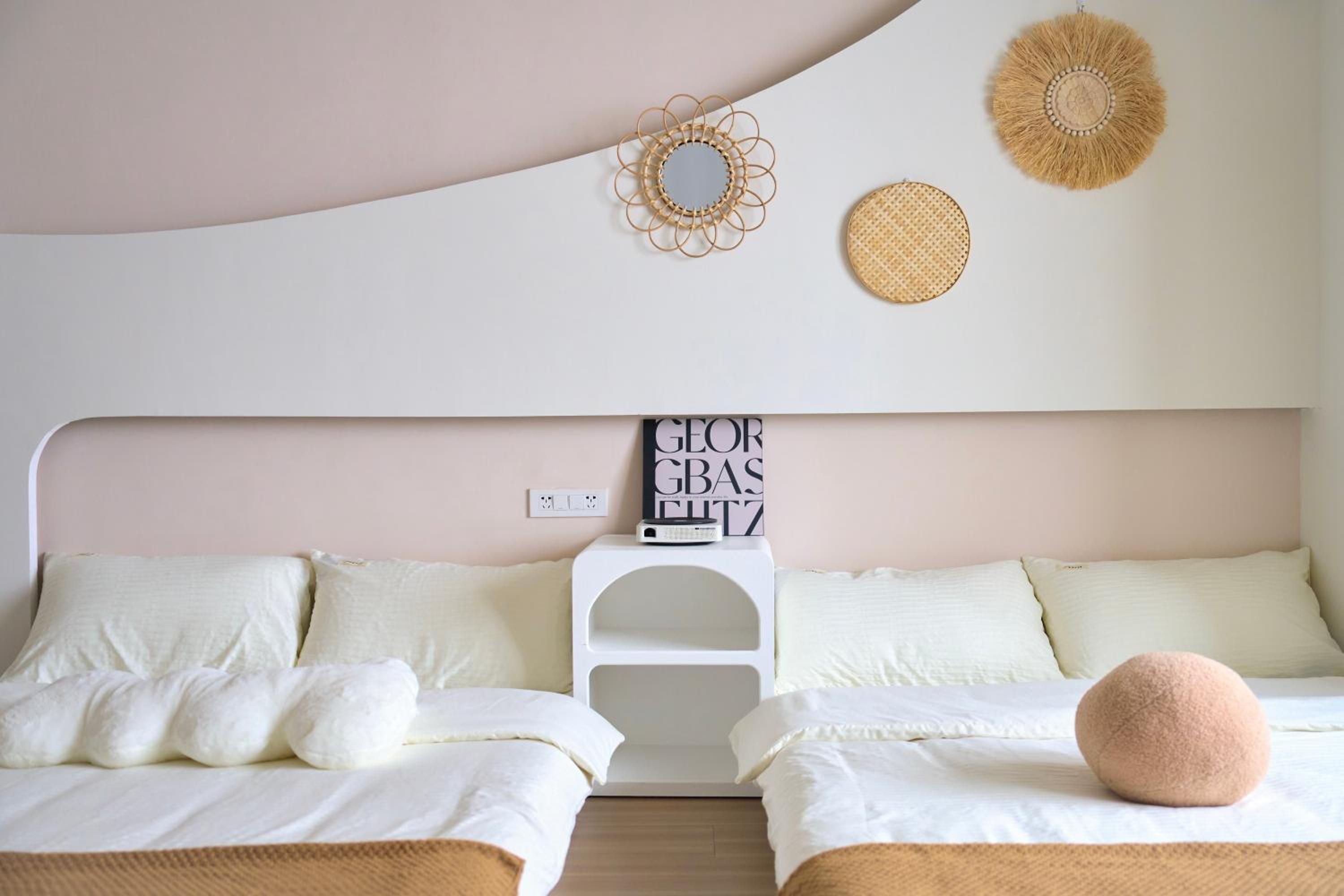 Chiya Cozy Floor-to-Ceiling Window Apartment Near SNIEC, Century Park & Lines 6 & 8 Metro