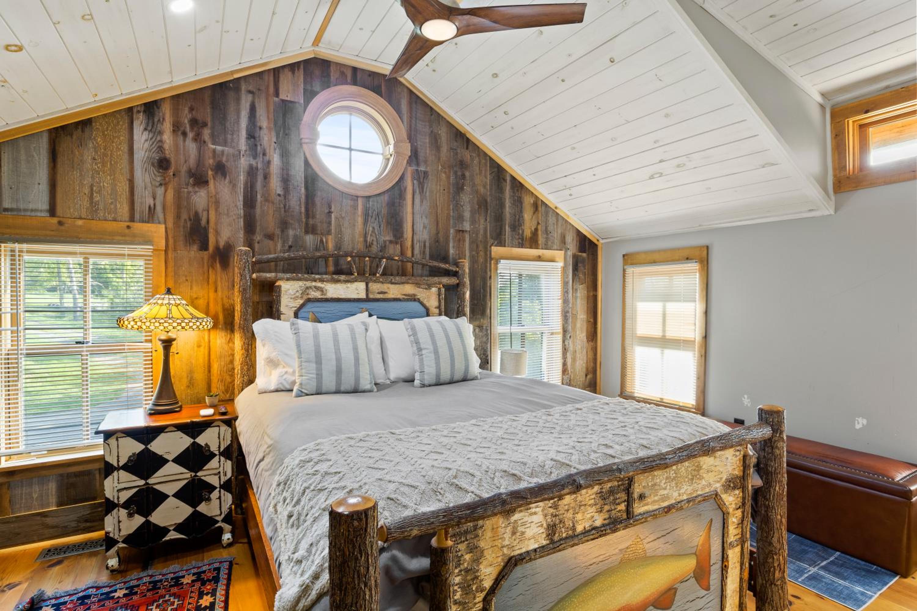 Cozy Two Bedroom Home On Canandaigua Lake view 2