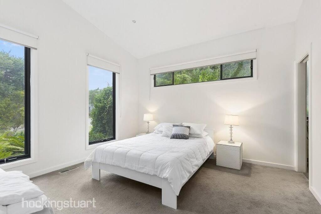 The Beach Haven - 4 bedroom Luxury Rye house Sleeps 12