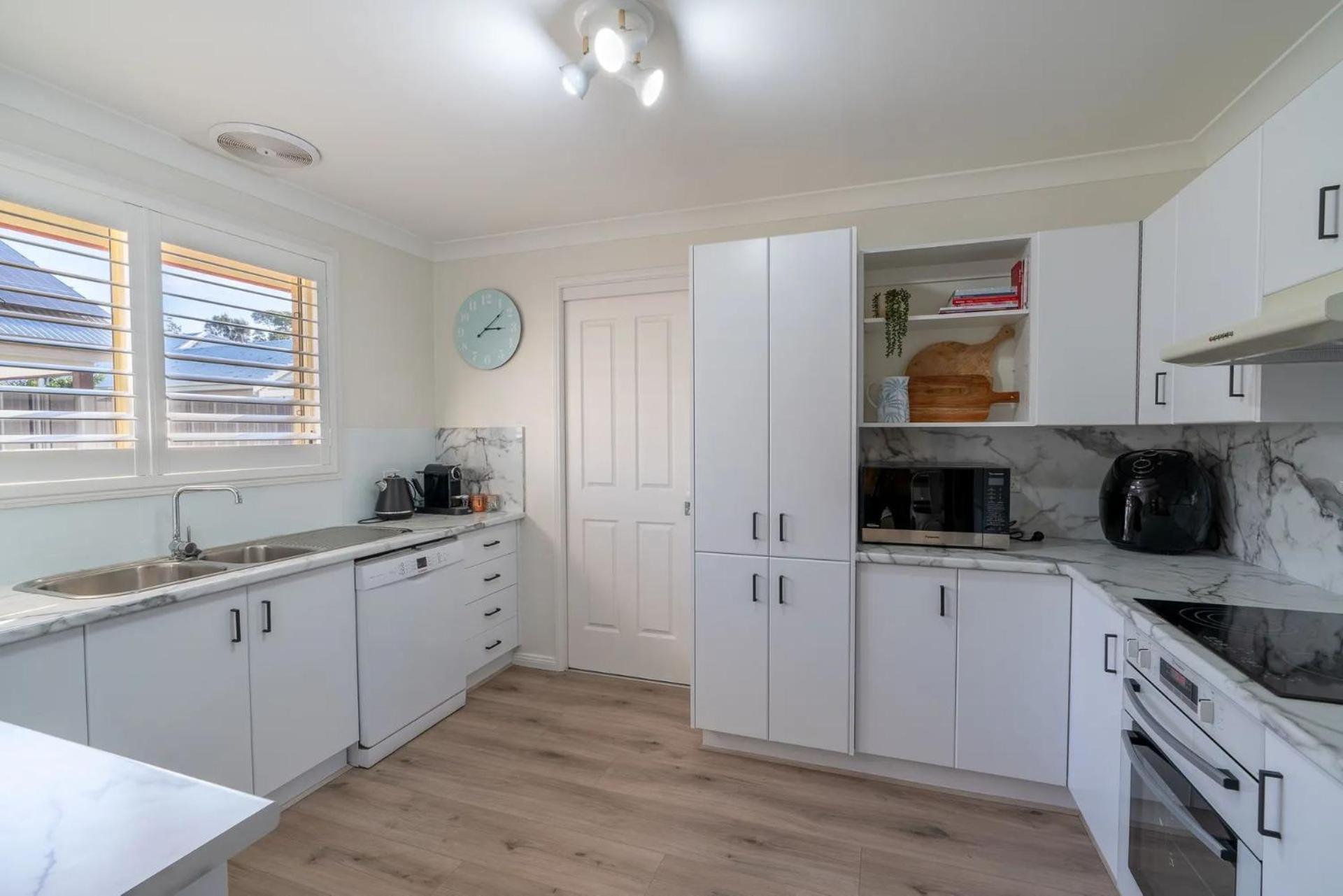 200m to Shellharbour Village - Calm Coastal Townhouse