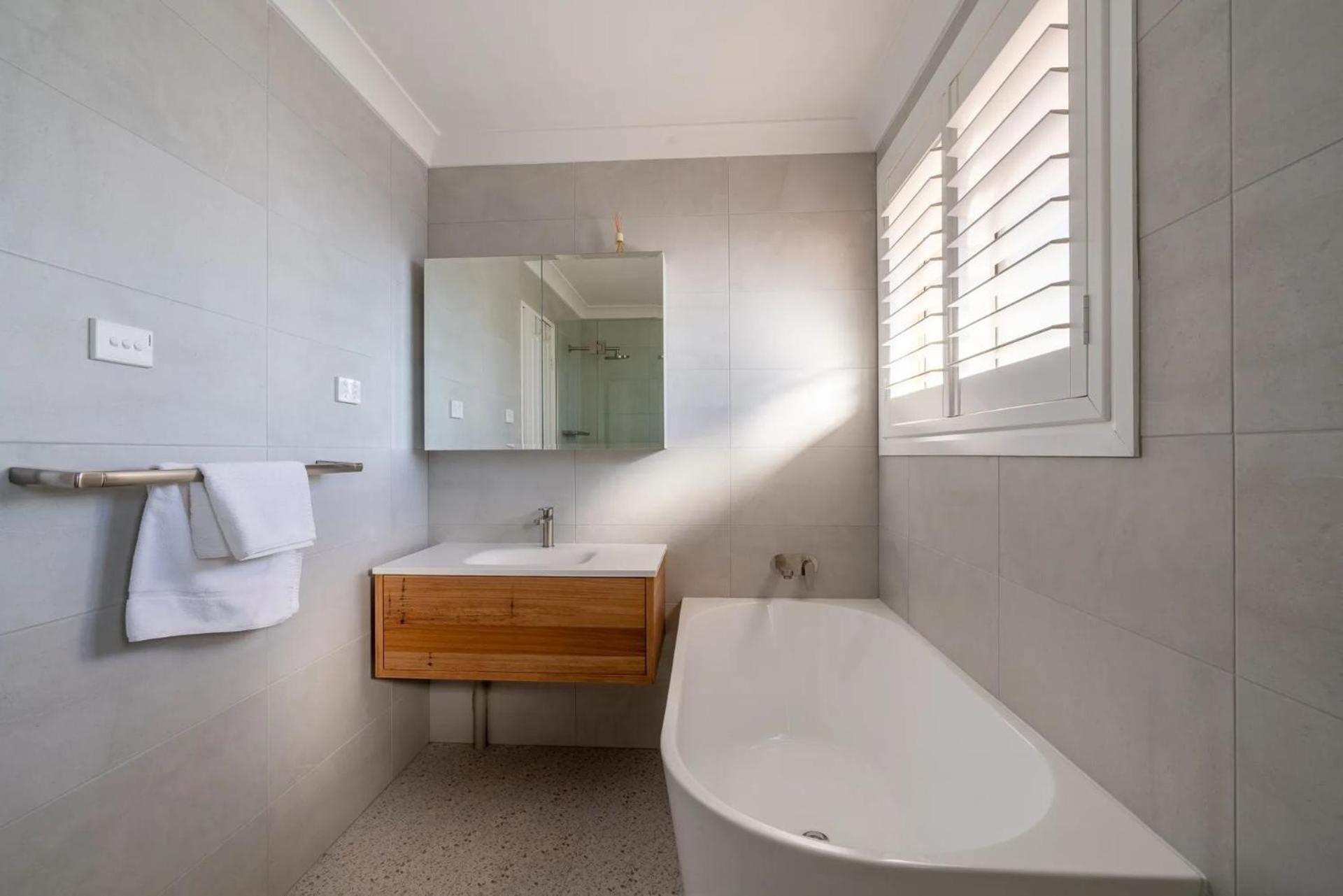 200m to Shellharbour Village - Calm Coastal Townhouse