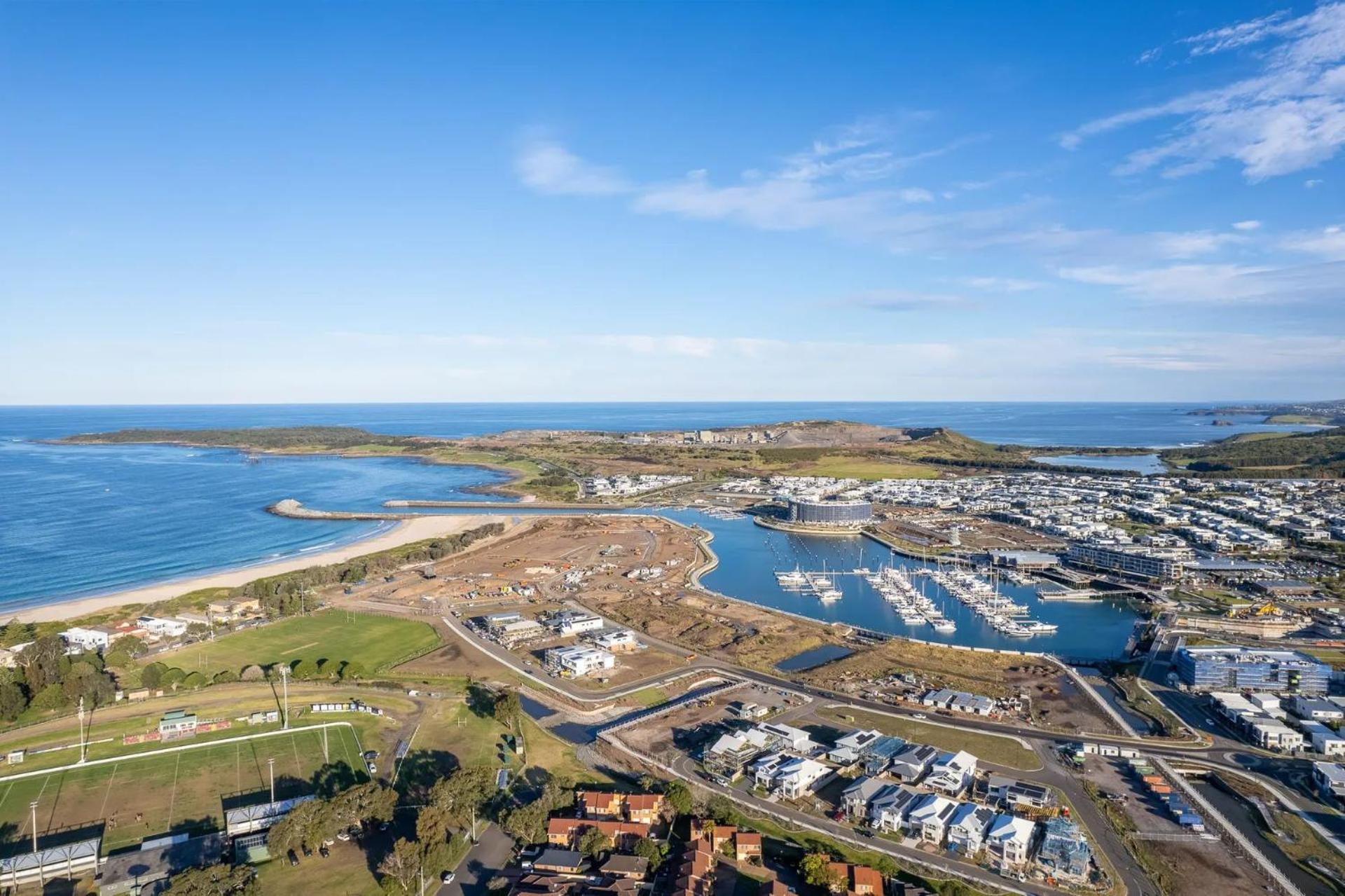 200m to Shellharbour Village - Calm Coastal Townhouse