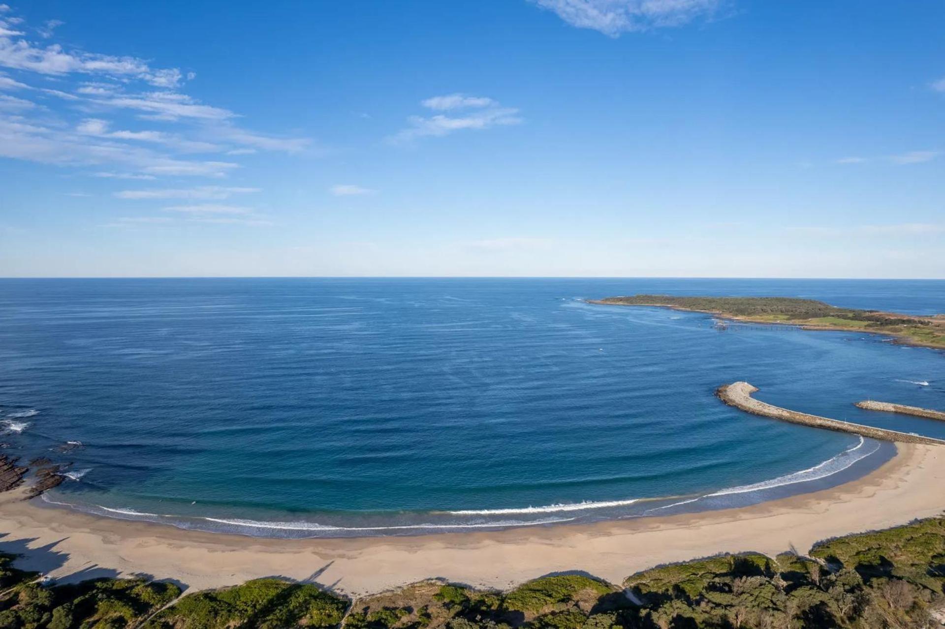 200m to Shellharbour Village - Calm Coastal Townhouse