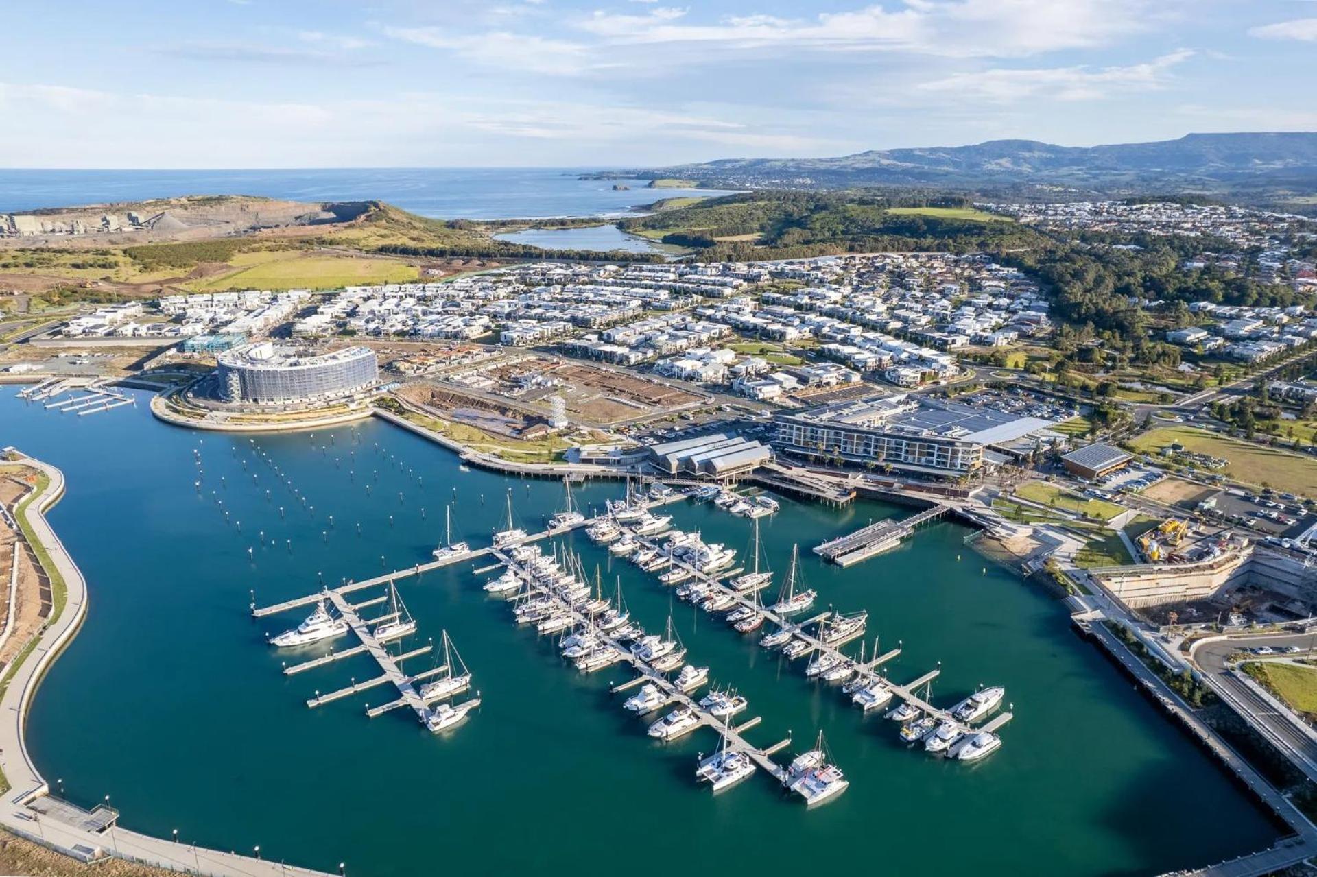 200m to Shellharbour Village - Calm Coastal Townhouse