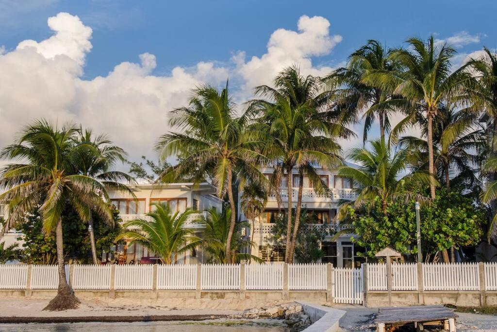 Babylon Beach Resort