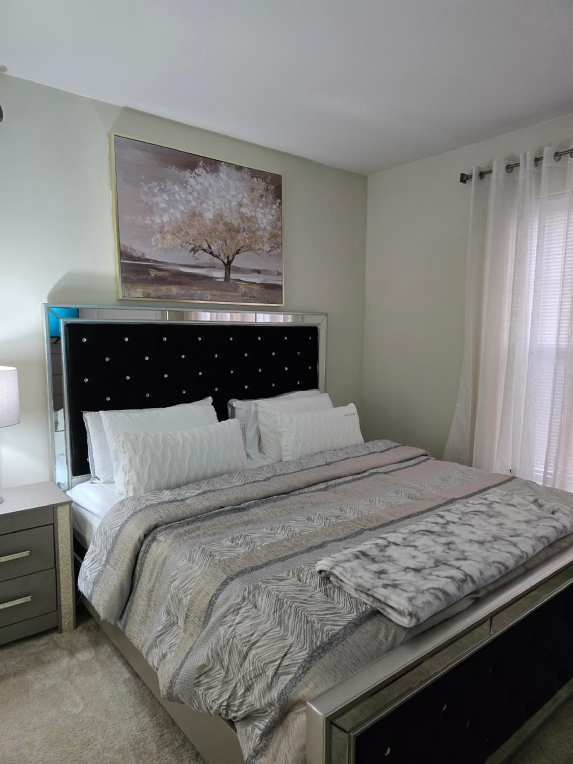 Golden Lux, Two-Bedroom Two-Bath view 4