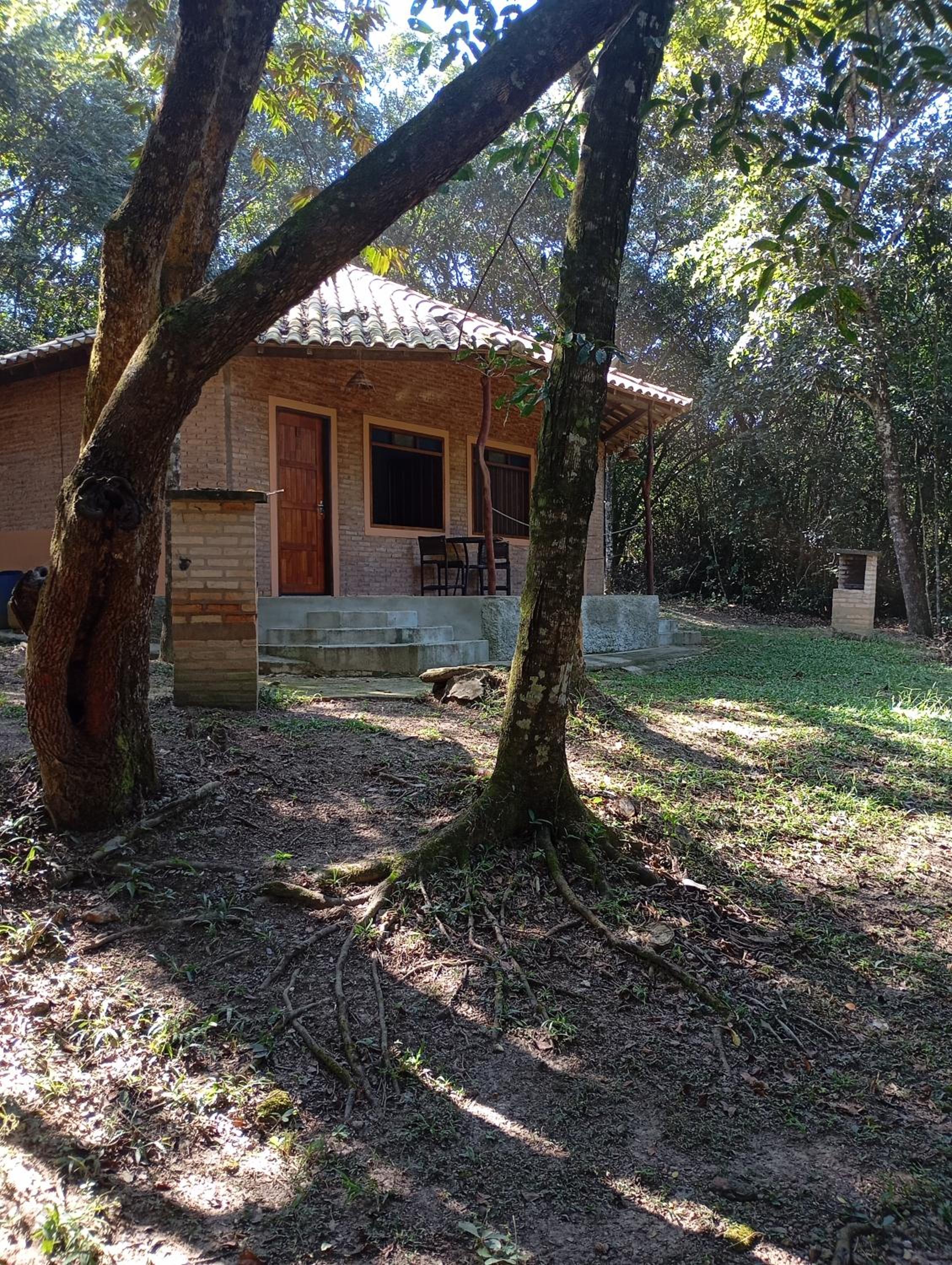 Pousada e Camping Claro Casa de Pedra de Delfinópolis -MG