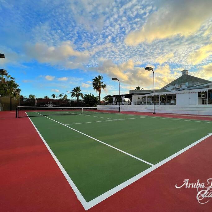3-Bedroom Home - Raquet Club guest, near Palm Beach
