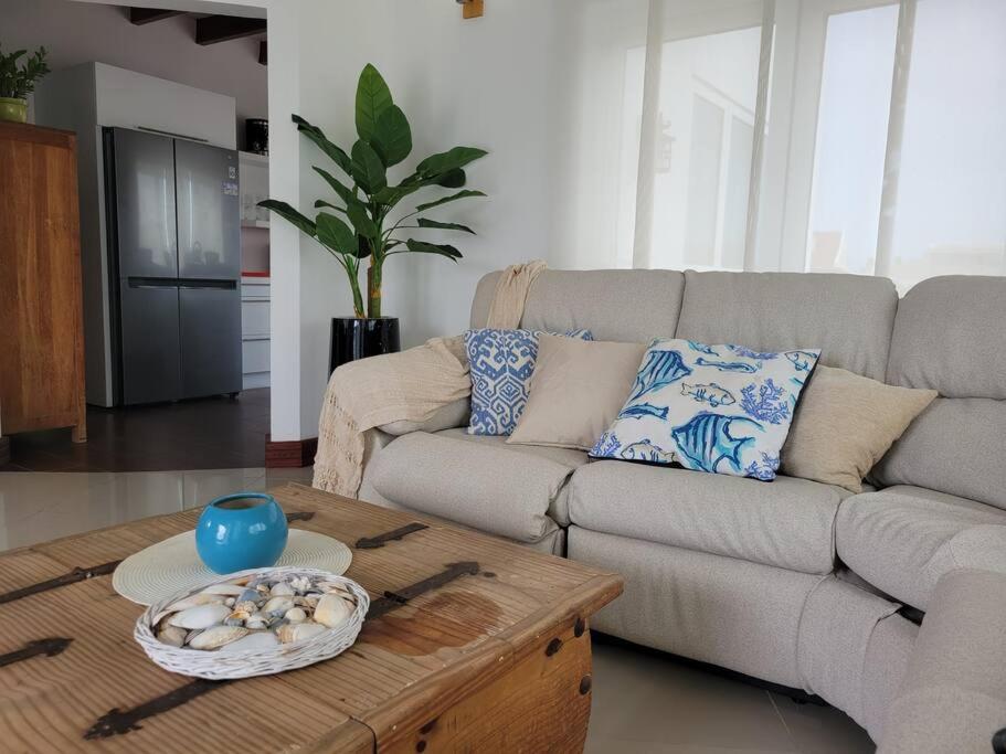 3-Bedroom Home - Raquet Club guest, near Palm Beach