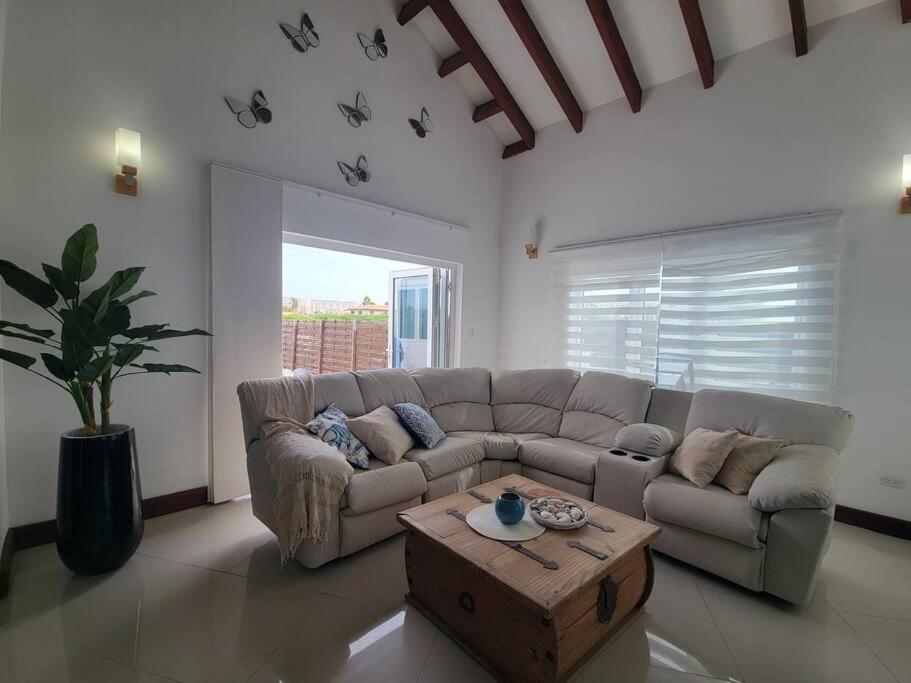 3-Bedroom Home - Raquet Club guest, near Palm Beach
