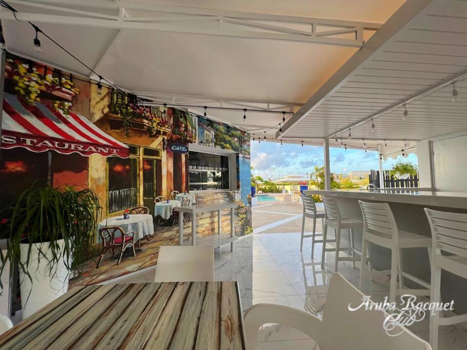 3-Bedroom Home - Raquet Club guest, near Palm Beach