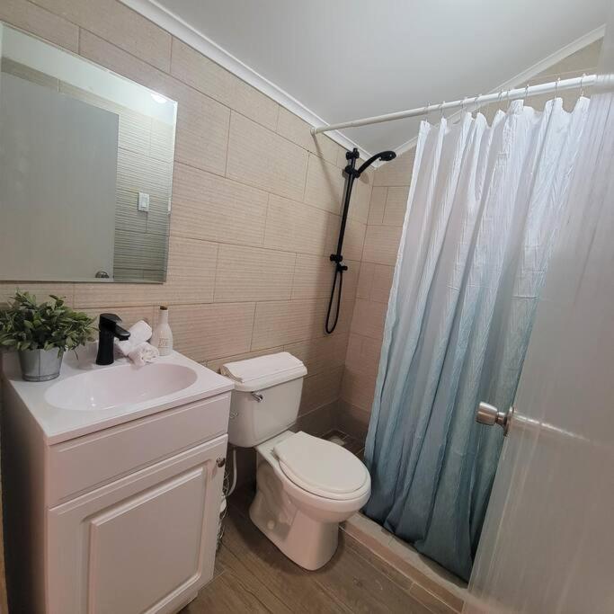 3-Bedroom Home - Raquet Club guest, near Palm Beach